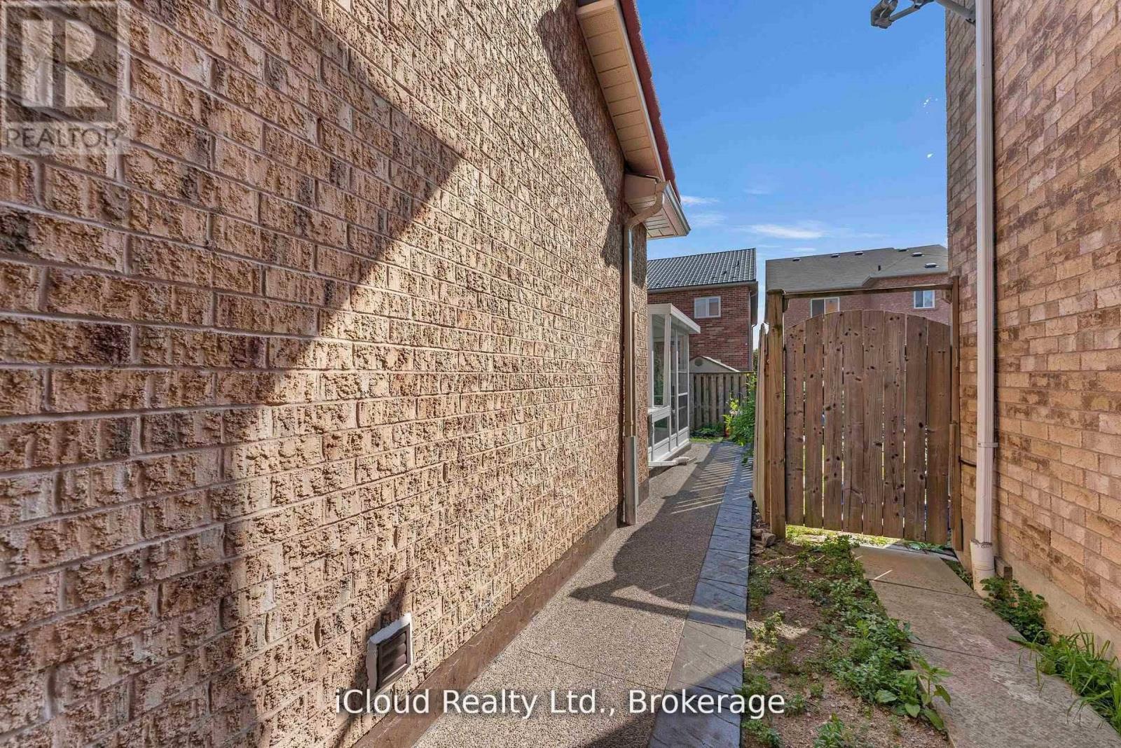 4758 Allegheny Road, Mississauga, Ontario  L5R 0A6 - Photo 45 - W12554404