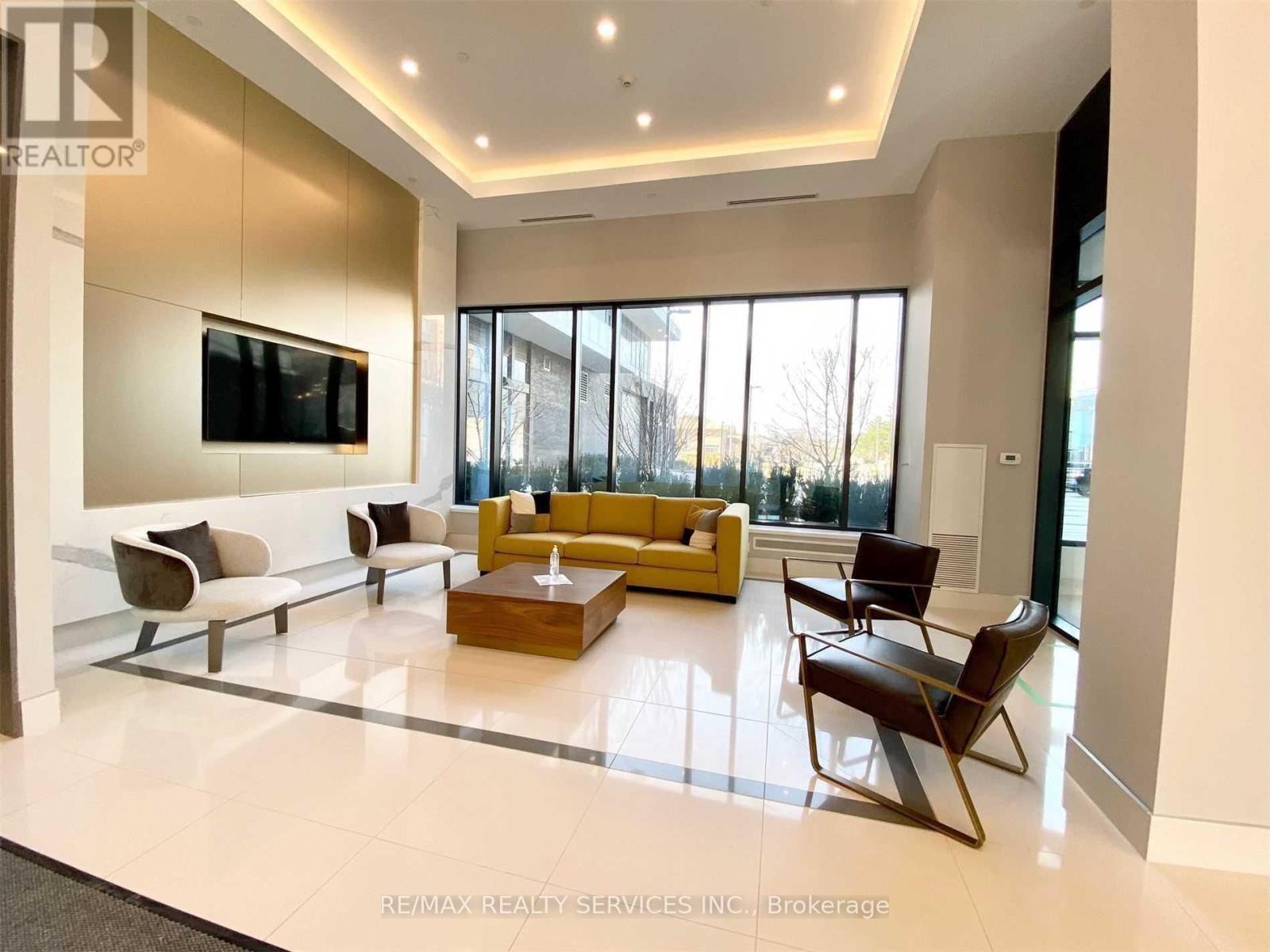 1019 - 35 Watergarden Drive, Mississauga, Ontario  L5R 1B2 - Photo 2 - W12554456