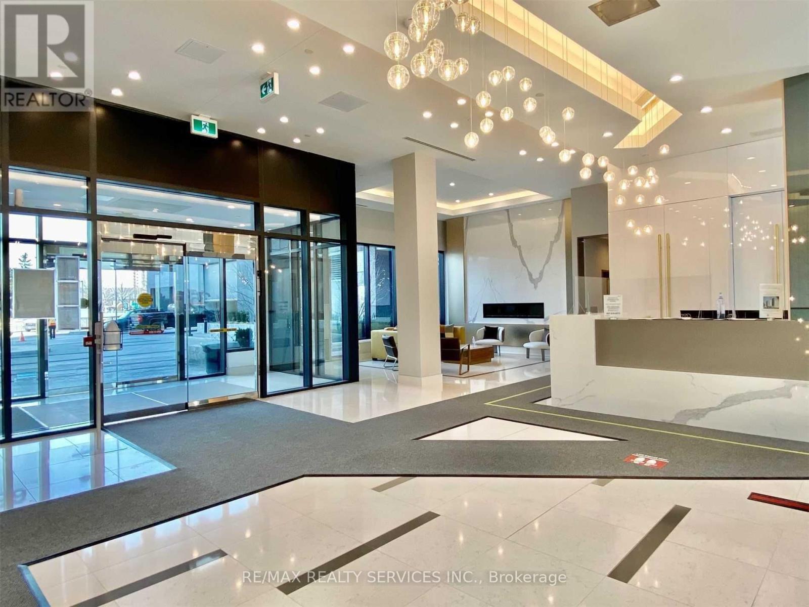 1019 - 35 Watergarden Drive, Mississauga, Ontario  L5R 1B2 - Photo 3 - W12554456