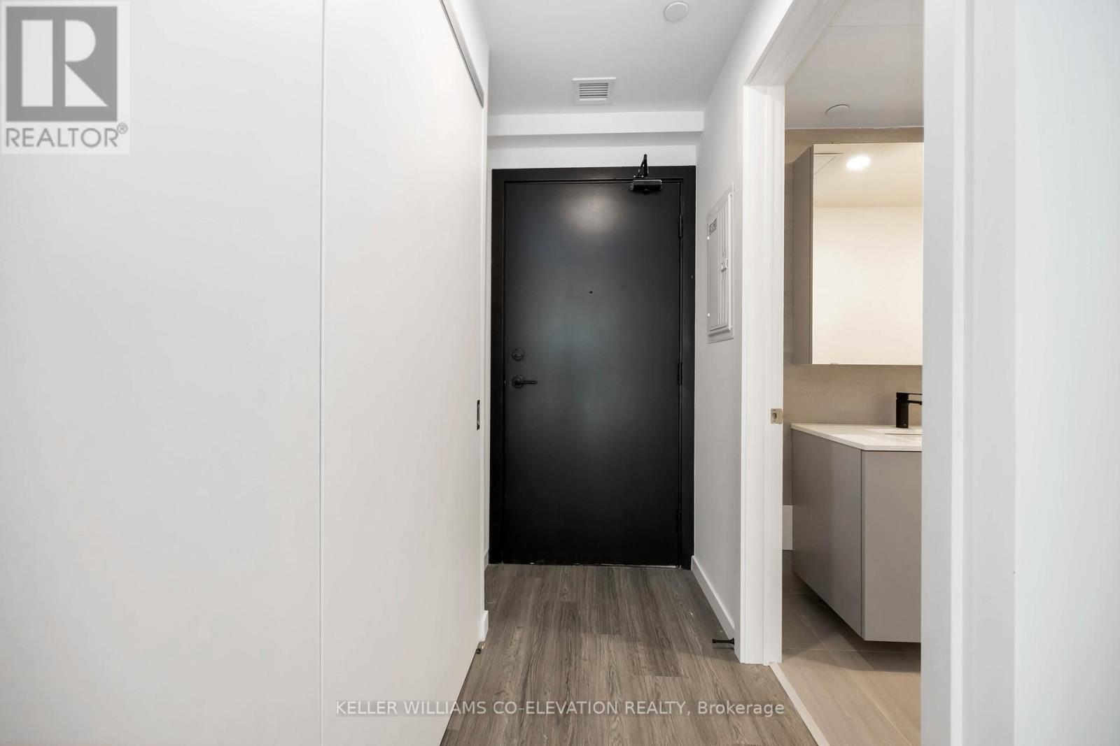 505 - 689 The Queensway Street, Toronto, Ontario  M8Y 1L1 - Photo 2 - W12554462