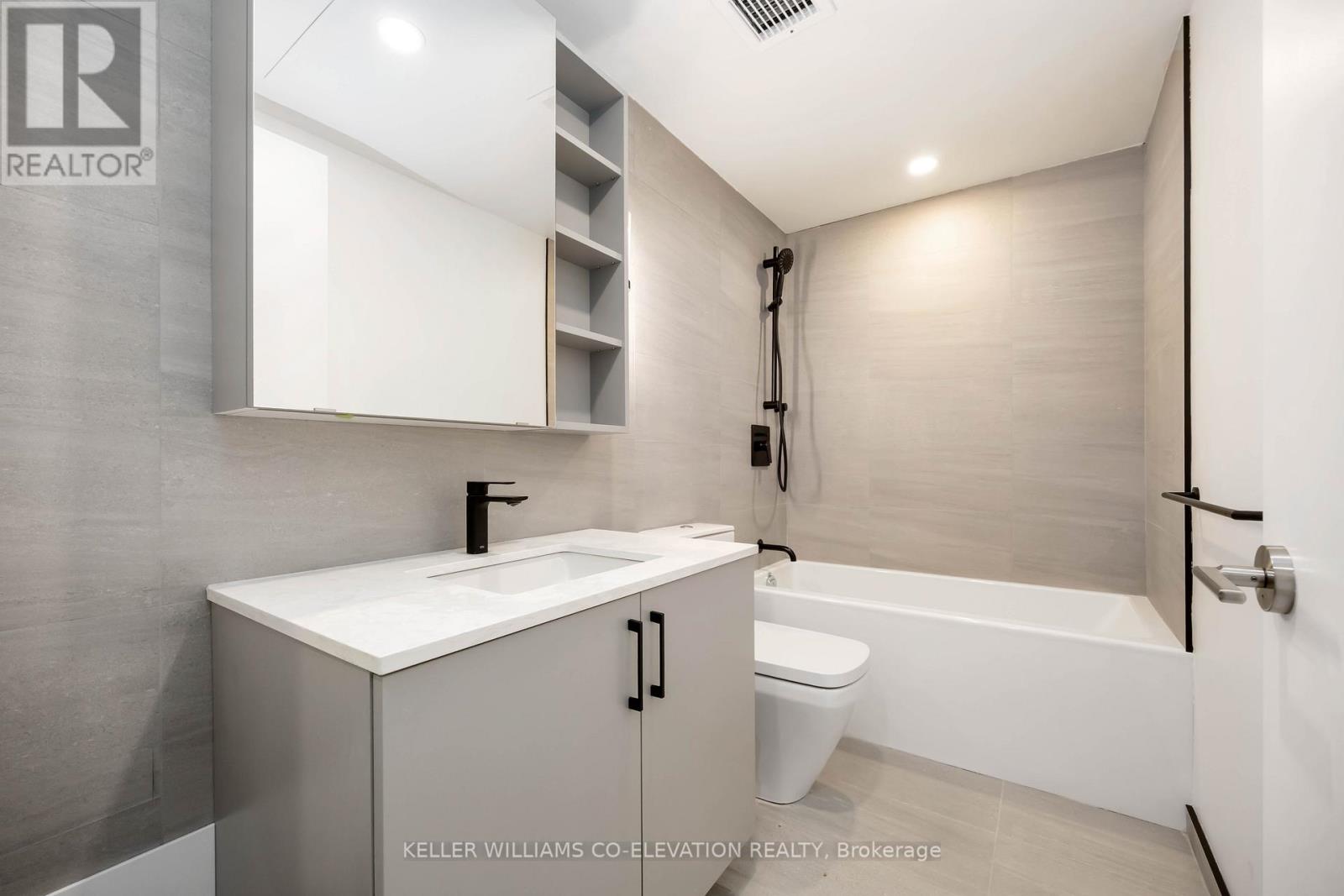 505 - 689 The Queensway Street, Toronto, Ontario  M8Y 1L1 - Photo 3 - W12554462