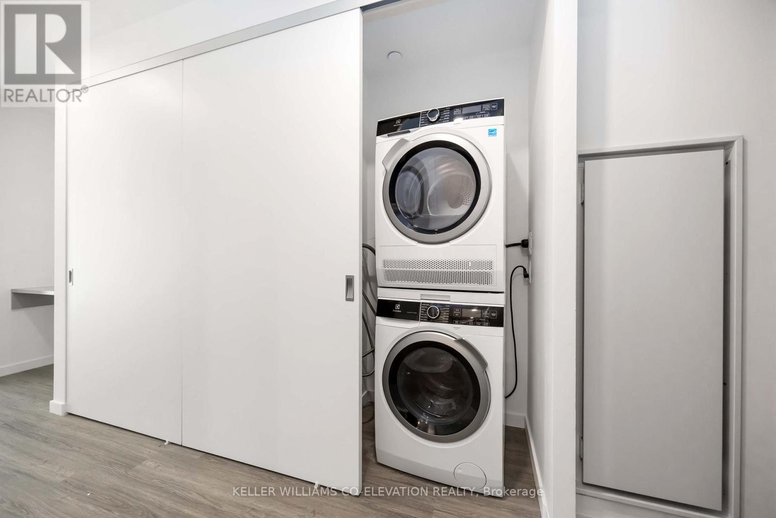 505 - 689 The Queensway Street, Toronto, Ontario  M8Y 1L1 - Photo 4 - W12554462