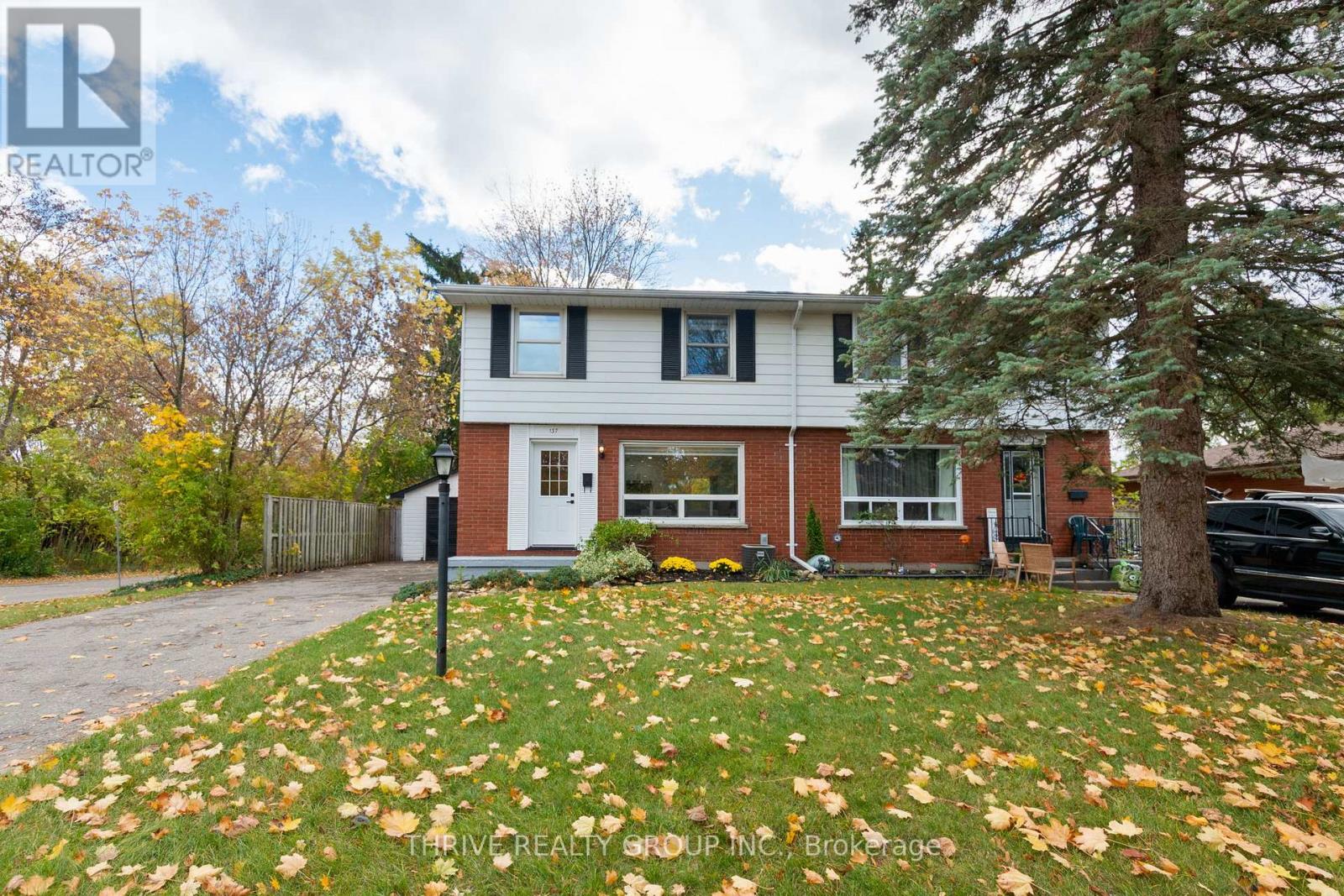 137 Pawnee Road, London East, Ontario N5V 2T1 - Photo 4 - X12554526