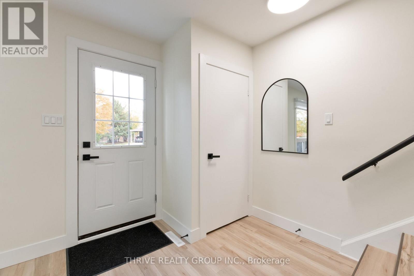 137 Pawnee Road, London East, Ontario N5V 2T1 - Photo 6 - X12554526