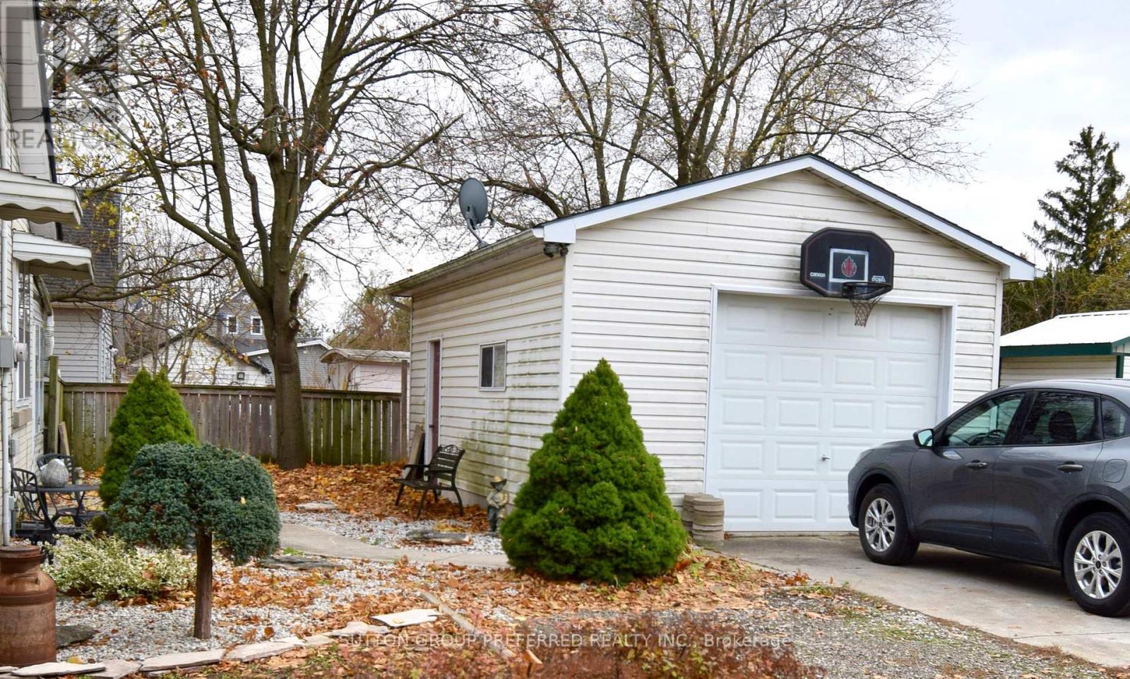 246 Elizabeth Street, Southwest Middlesex, Ontario N0L 1M0 - Photo 10 - X12554576