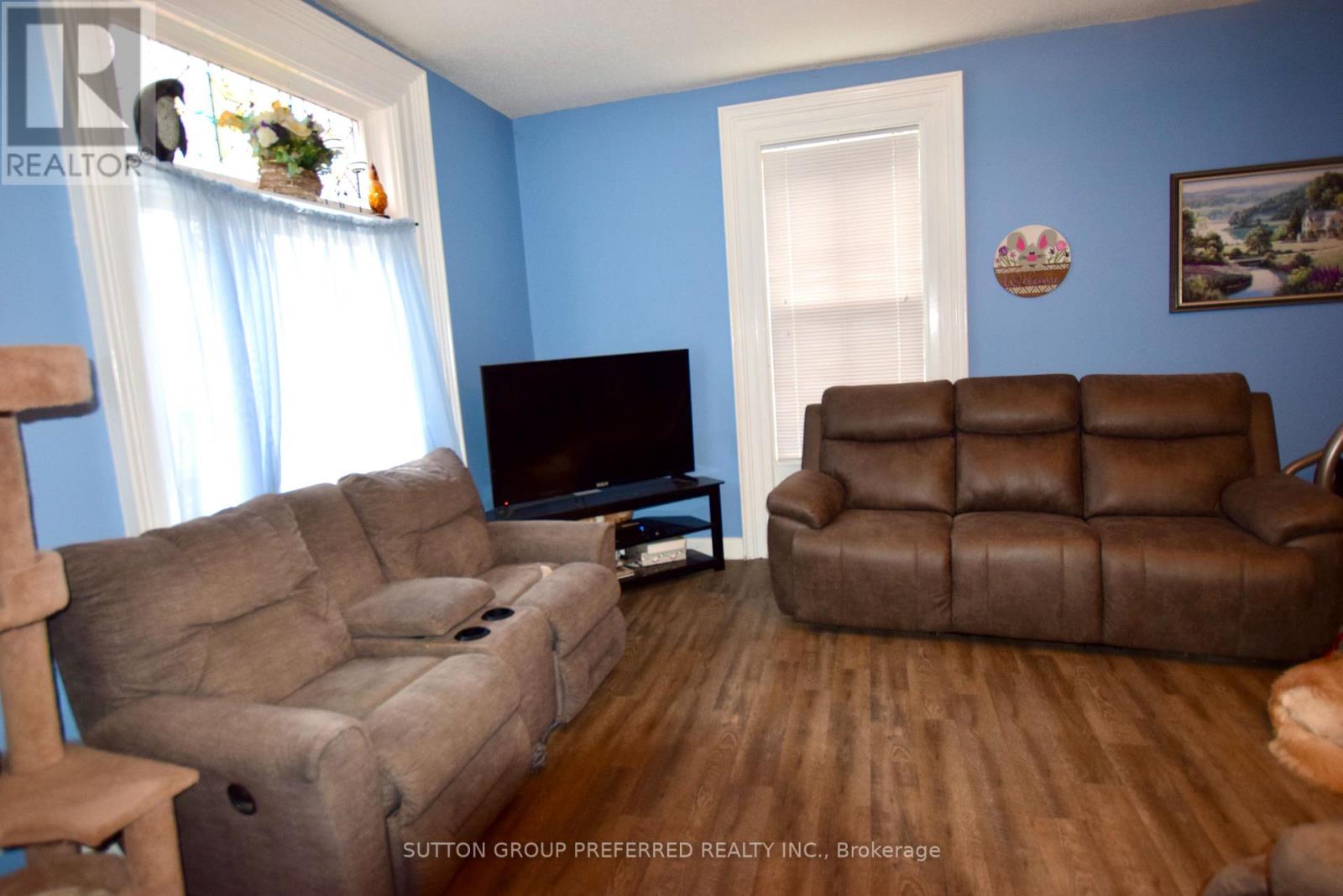 246 Elizabeth Street, Southwest Middlesex, Ontario N0L 1M0 - Photo 3 - X12554576