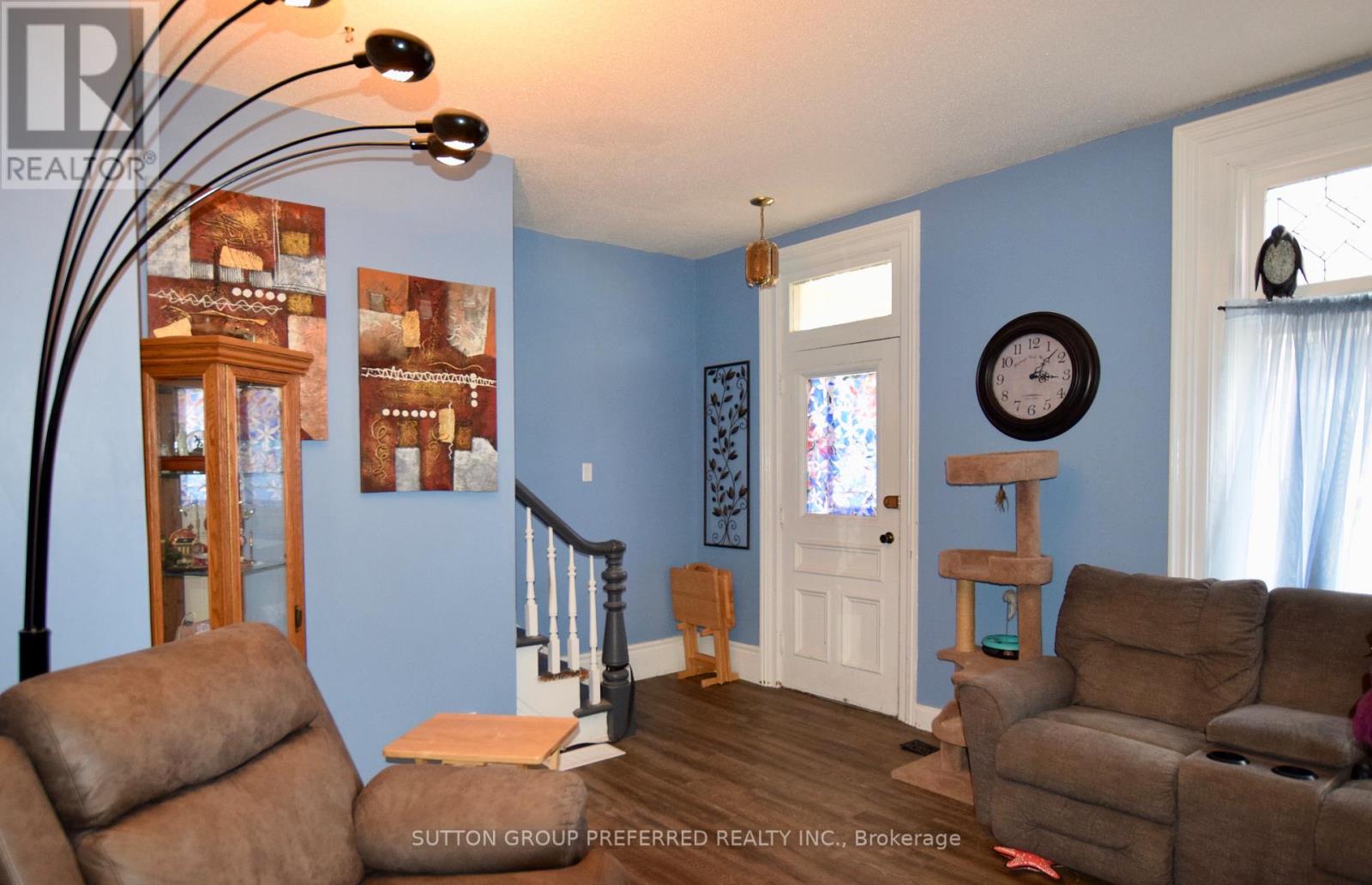 246 Elizabeth Street, Southwest Middlesex, Ontario N0L 1M0 - Photo 4 - X12554576