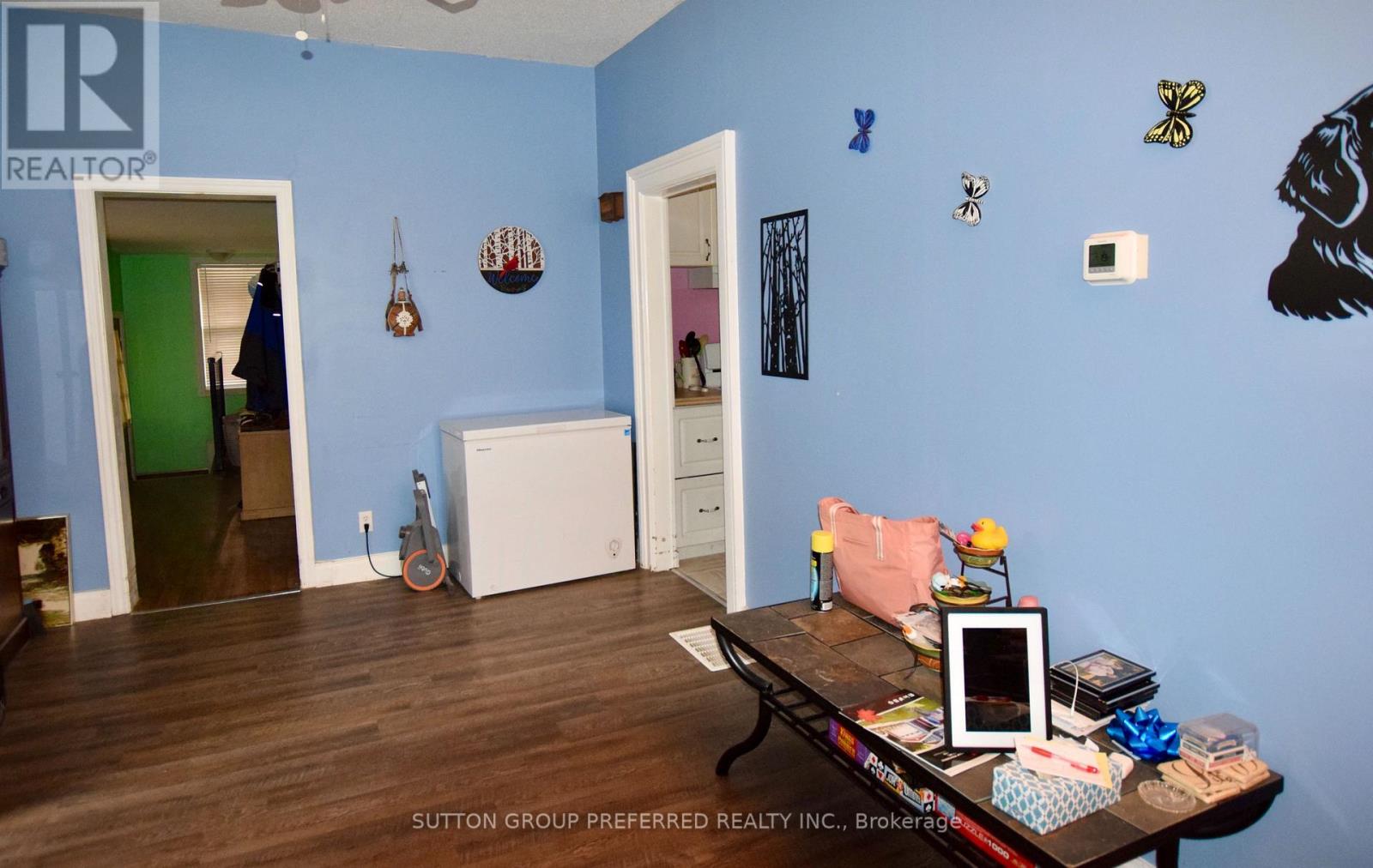 246 Elizabeth Street, Southwest Middlesex, Ontario N0L 1M0 - Photo 5 - X12554576