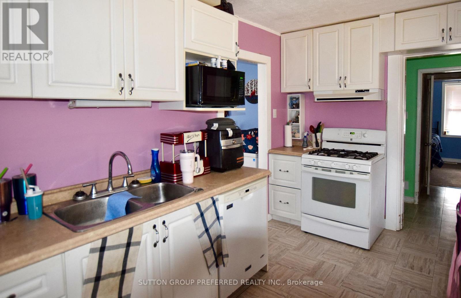 246 Elizabeth Street, Southwest Middlesex, Ontario N0L 1M0 - Photo 6 - X12554576
