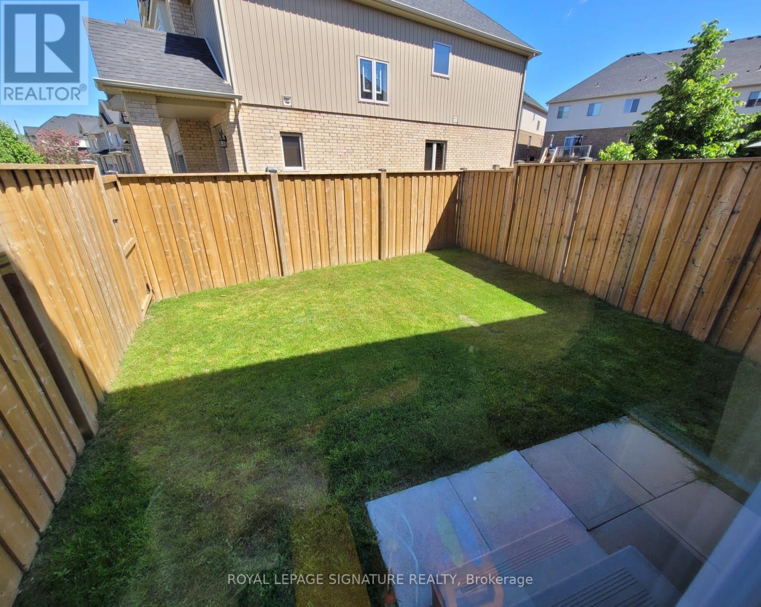 78 Pettitt Drive, Guelph, Ontario  N1E 0M2 - Photo 4 - X12554336