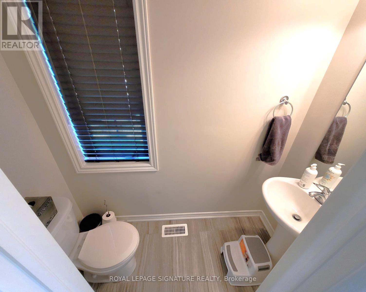 78 Pettitt Drive, Guelph, Ontario  N1E 0M2 - Photo 6 - X12554336