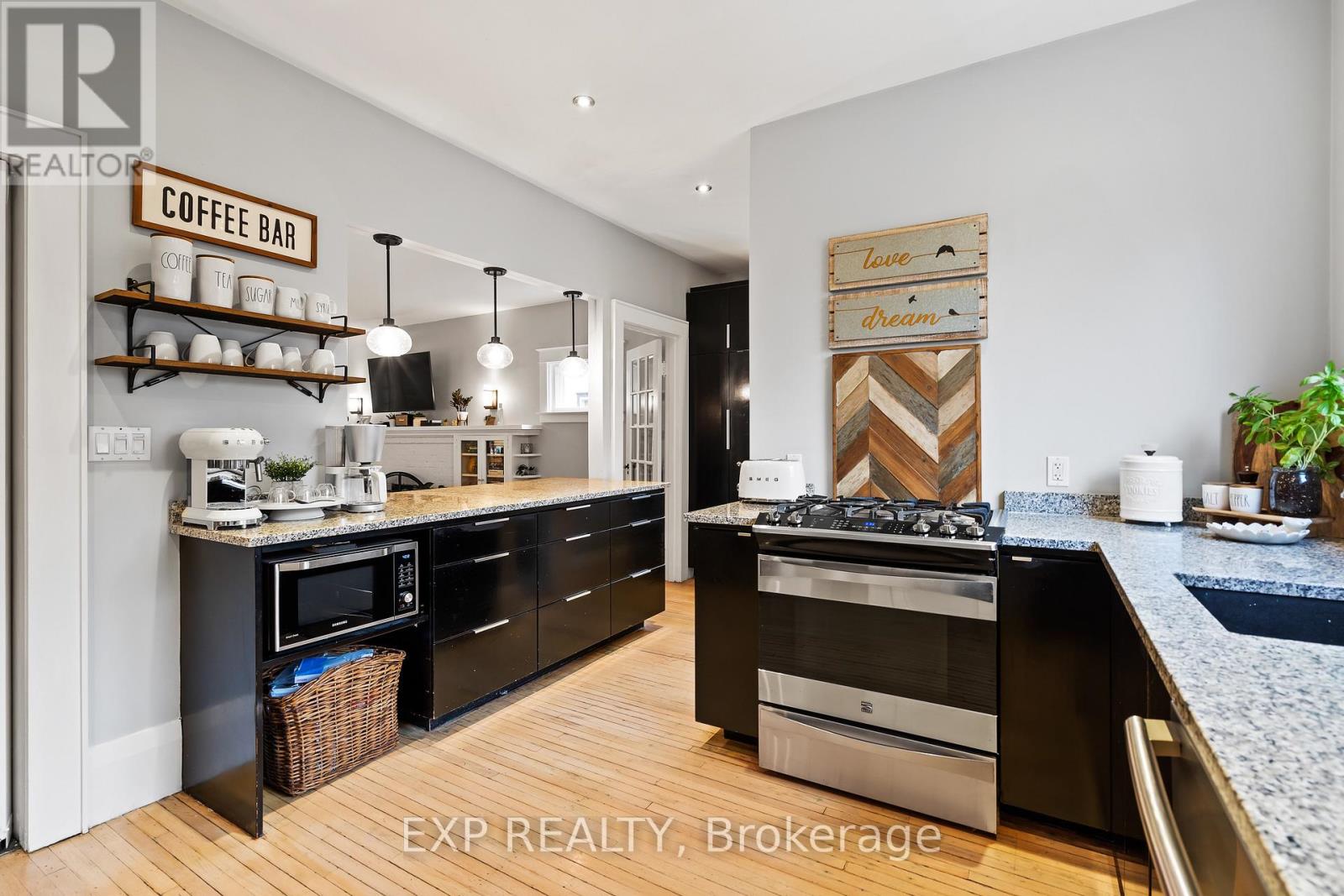 231 Charlotte Street, Port Colborne, Ontario  L3K 3E5 - Photo 13 - X12554374