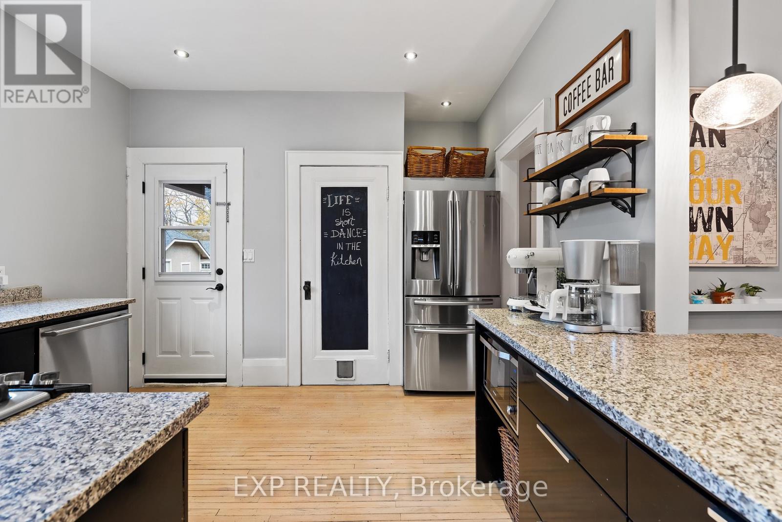 231 Charlotte Street, Port Colborne, Ontario  L3K 3E5 - Photo 15 - X12554374