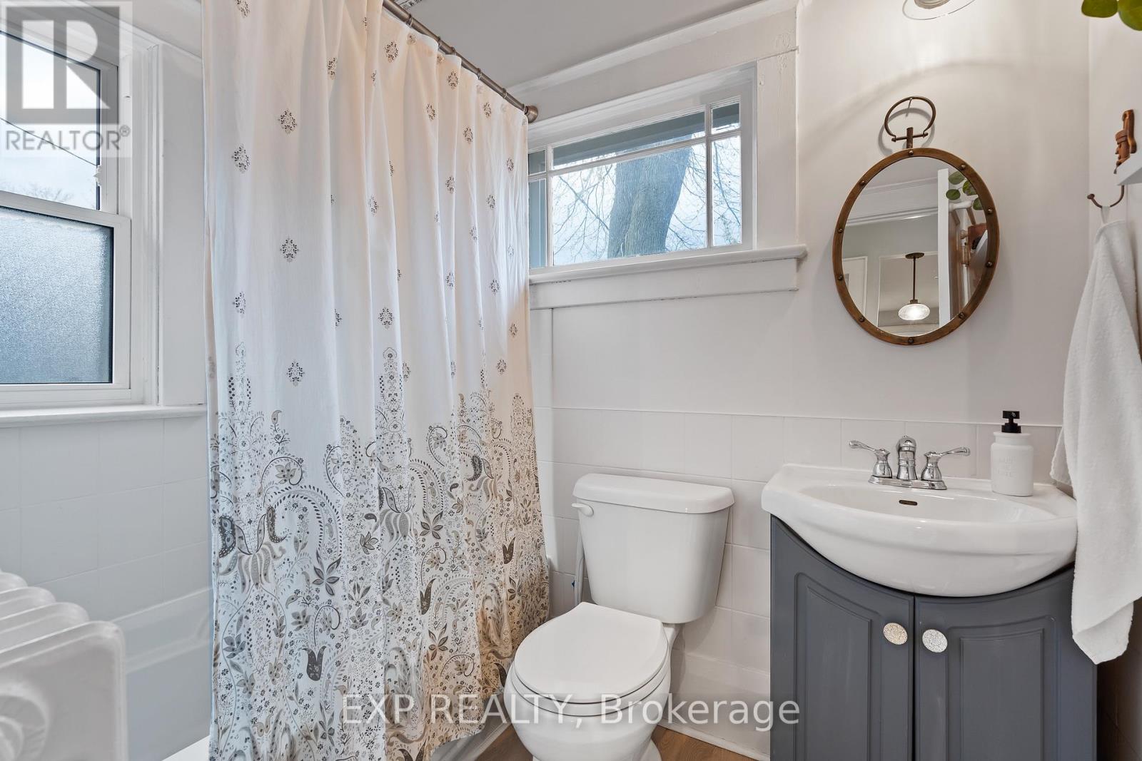 231 Charlotte Street, Port Colborne, Ontario  L3K 3E5 - Photo 16 - X12554374