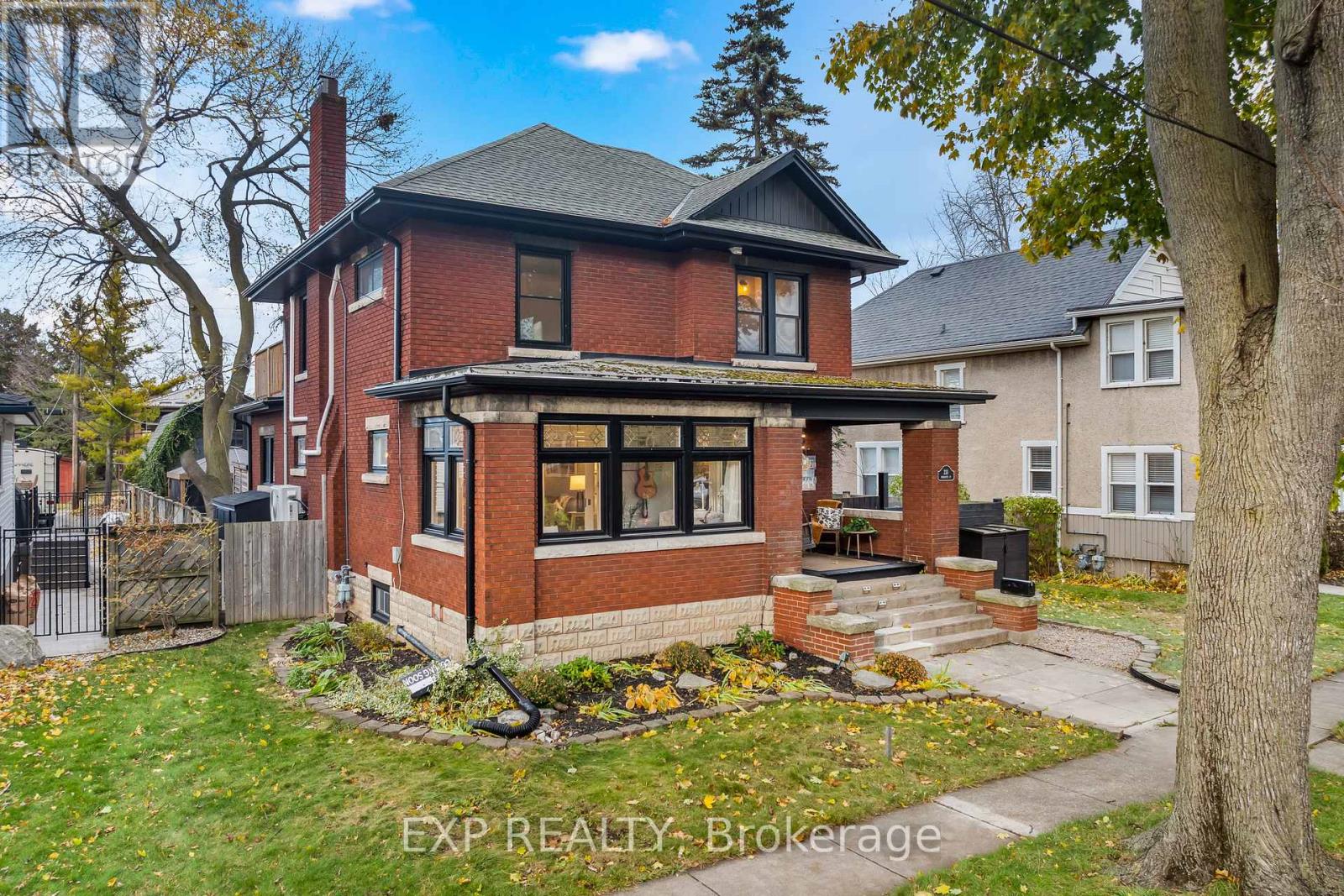 231 Charlotte Street, Port Colborne, Ontario  L3K 3E5 - Photo 2 - X12554374