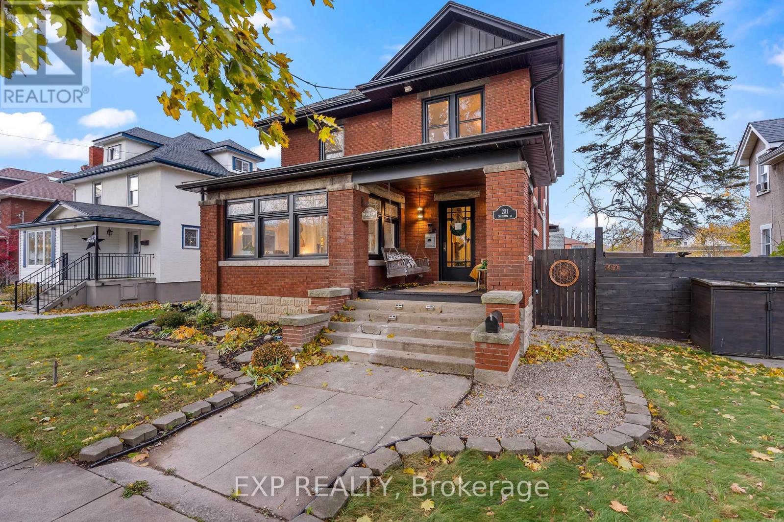 231 Charlotte Street, Port Colborne, Ontario  L3K 3E5 - Photo 3 - X12554374