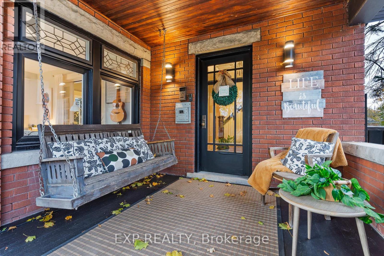 231 Charlotte Street, Port Colborne, Ontario  L3K 3E5 - Photo 4 - X12554374