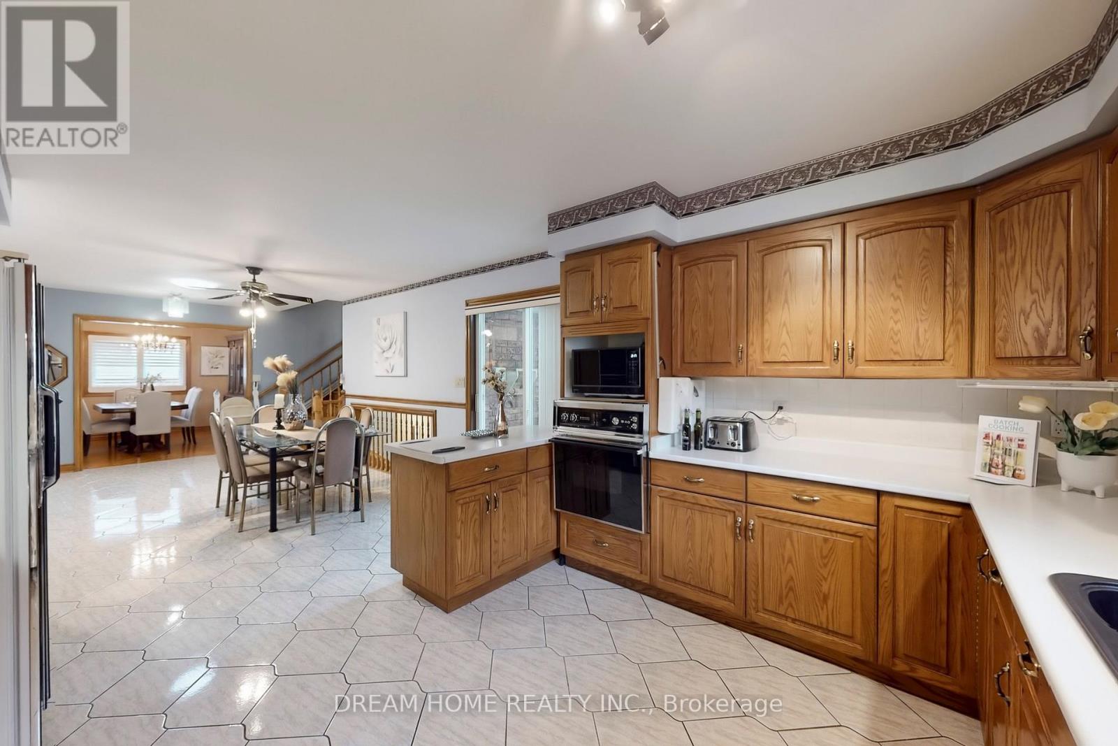 7737 Mount Carmel Boulevard, Niagara Falls, Ontario  L2H 2Y3 - Photo 12 - X12554428