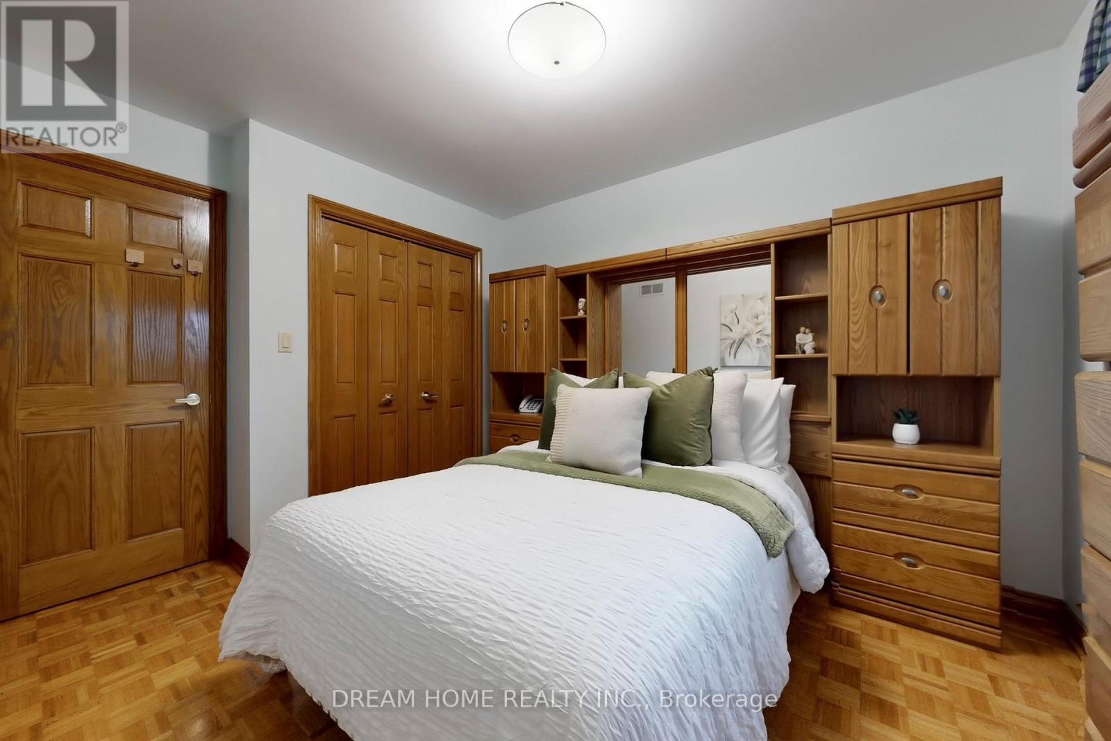 7737 Mount Carmel Boulevard, Niagara Falls, Ontario  L2H 2Y3 - Photo 19 - X12554428