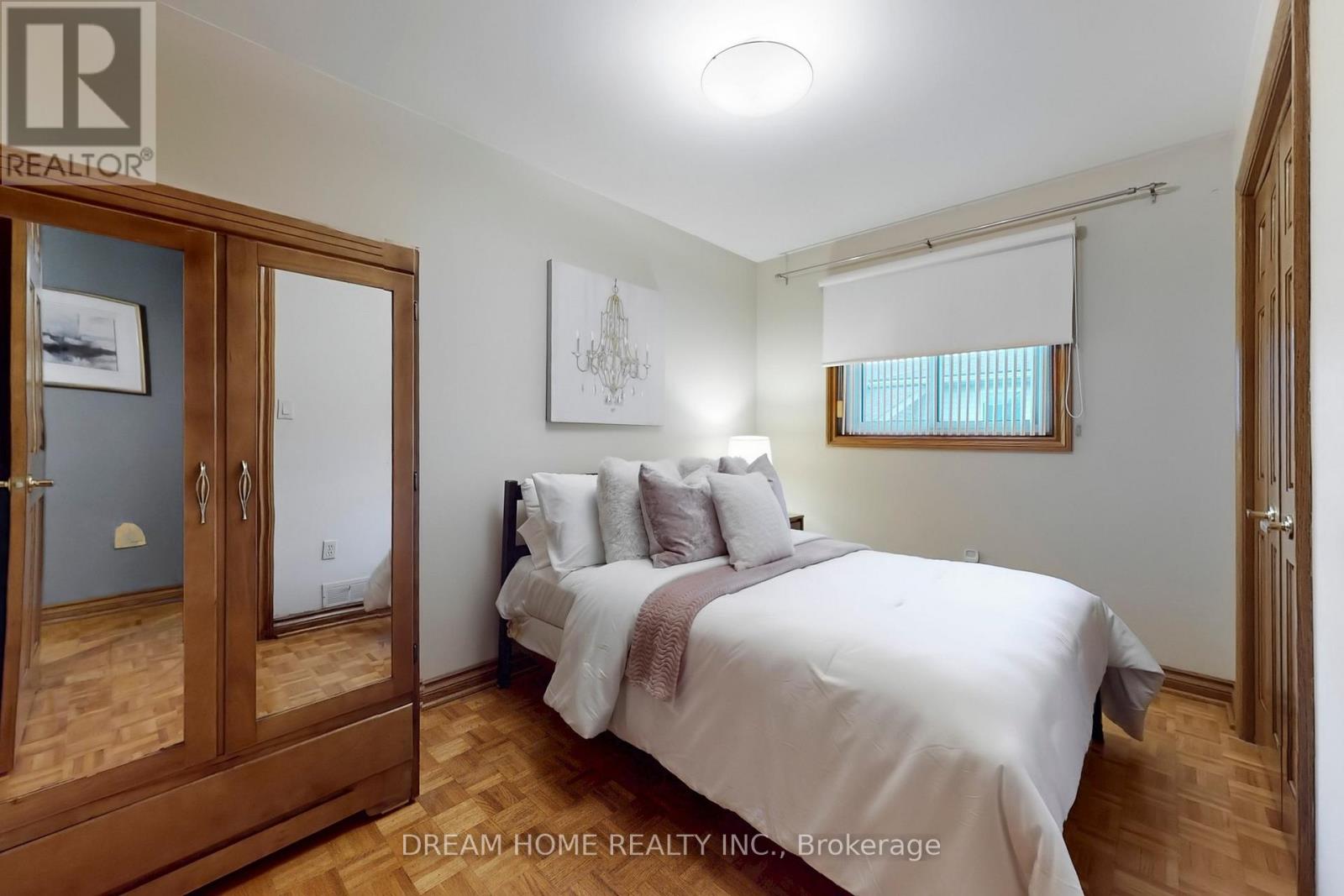 7737 Mount Carmel Boulevard, Niagara Falls, Ontario  L2H 2Y3 - Photo 20 - X12554428