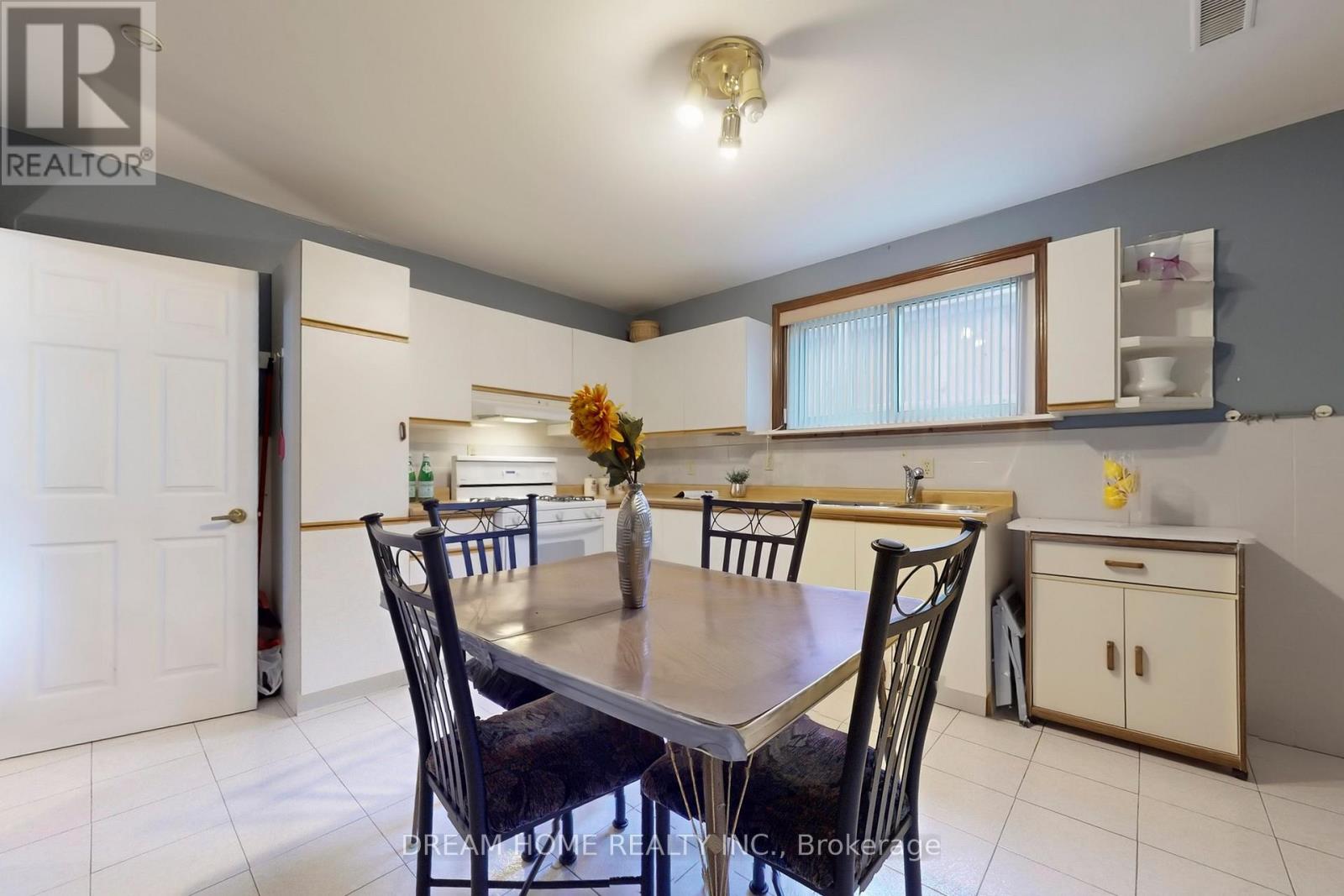 7737 Mount Carmel Boulevard, Niagara Falls, Ontario  L2H 2Y3 - Photo 29 - X12554428