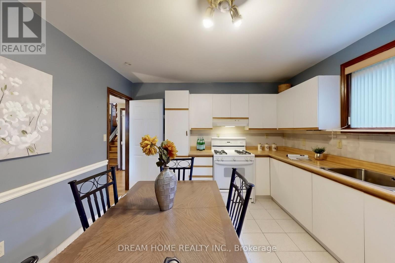 7737 Mount Carmel Boulevard, Niagara Falls, Ontario  L2H 2Y3 - Photo 31 - X12554428