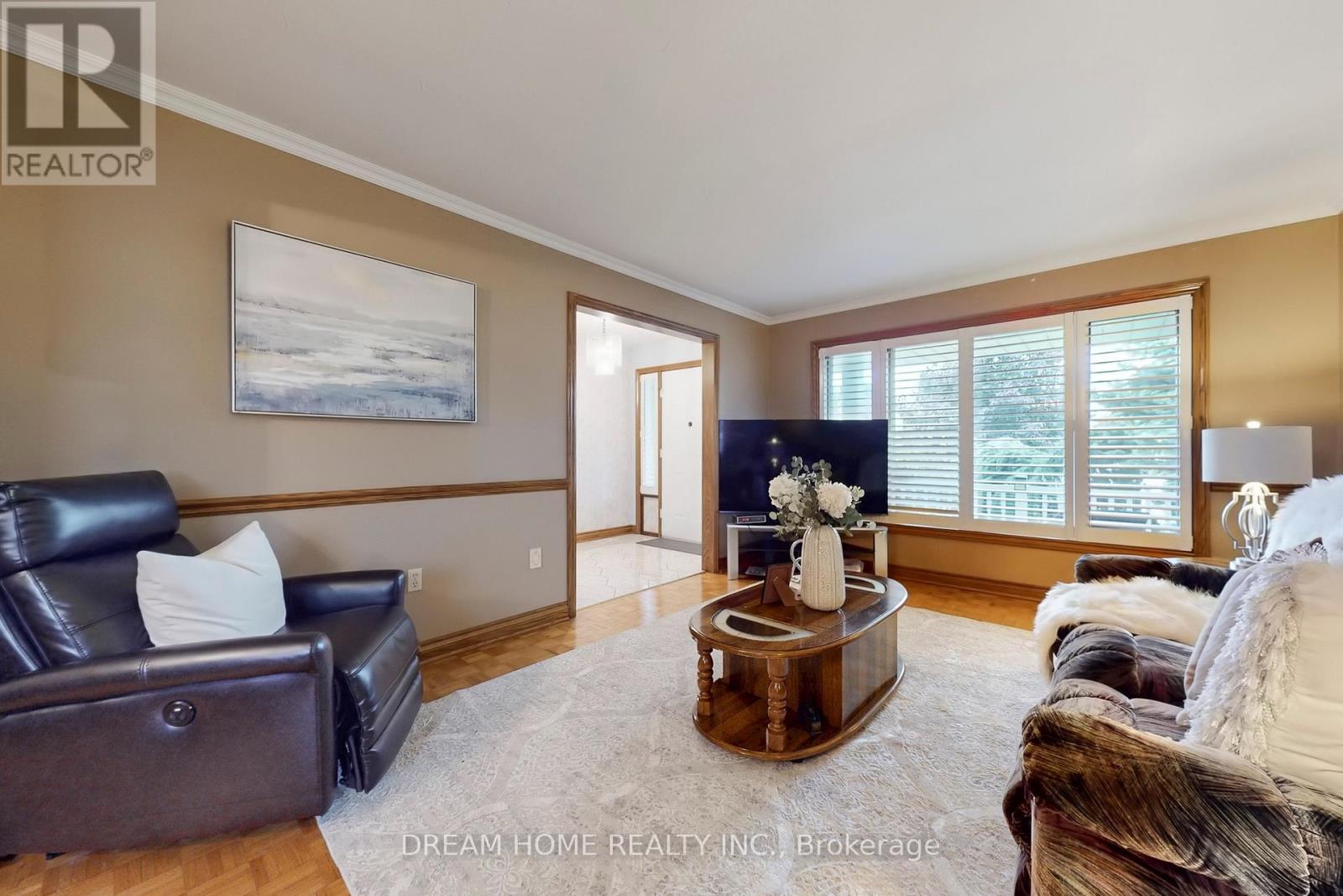 7737 Mount Carmel Boulevard, Niagara Falls, Ontario  L2H 2Y3 - Photo 6 - X12554428