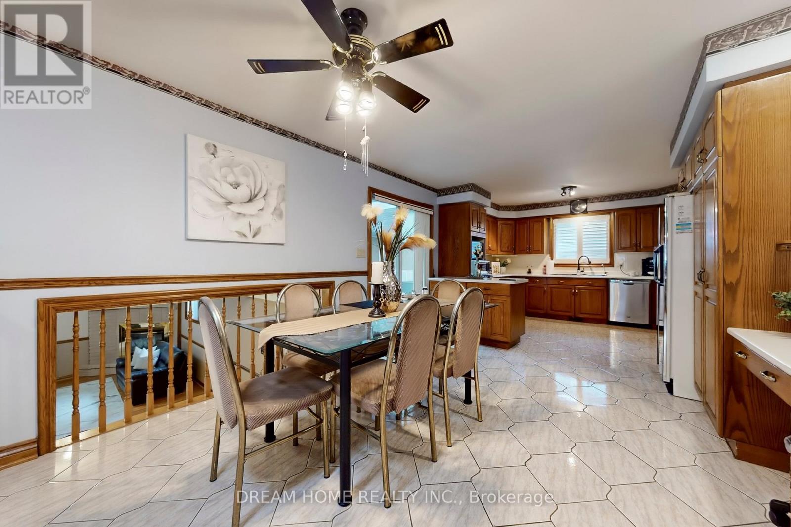 7737 Mount Carmel Boulevard, Niagara Falls, Ontario  L2H 2Y3 - Photo 9 - X12554428