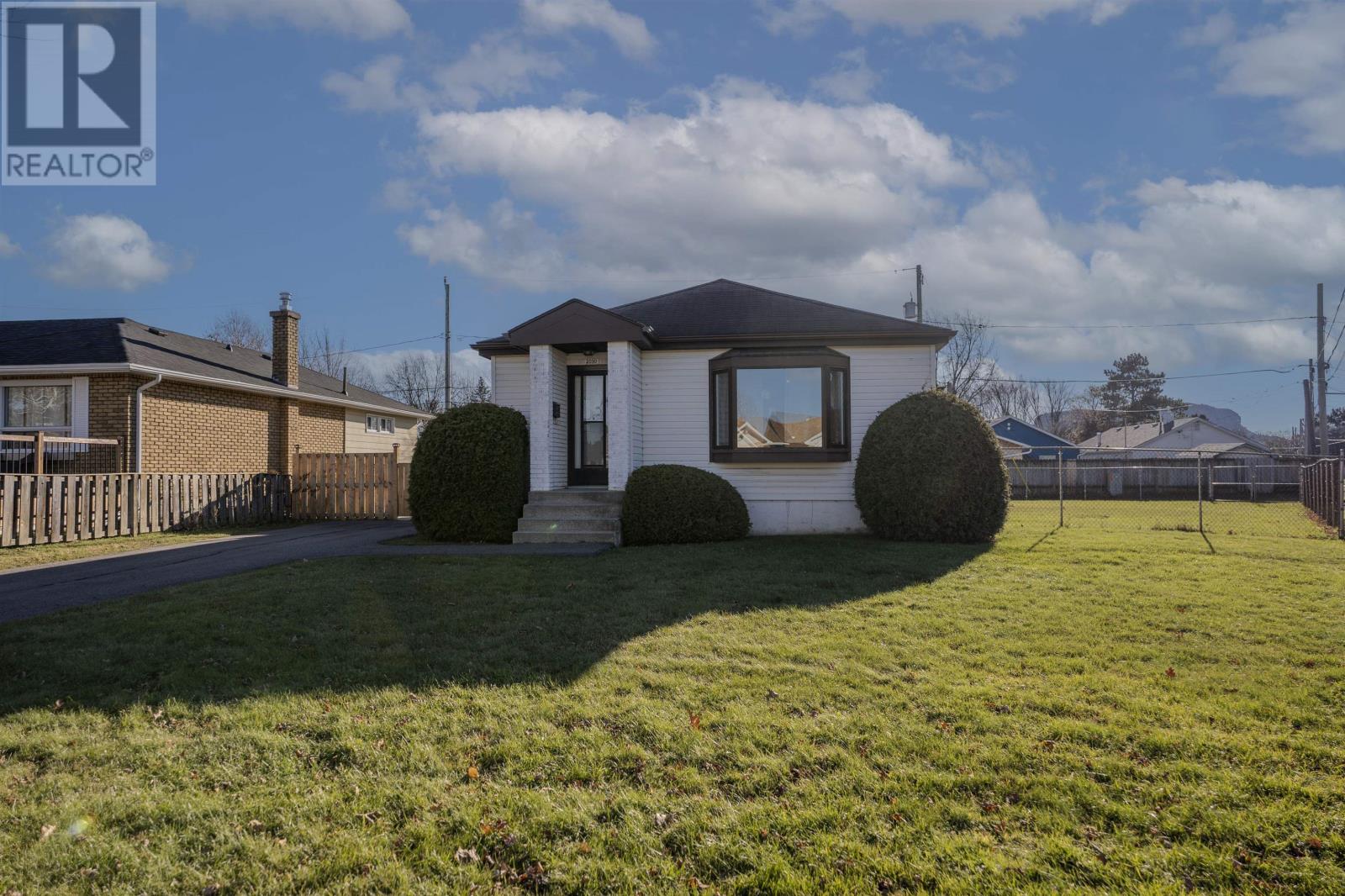 2030 Murray AVE, Thunder Bay, Ontario