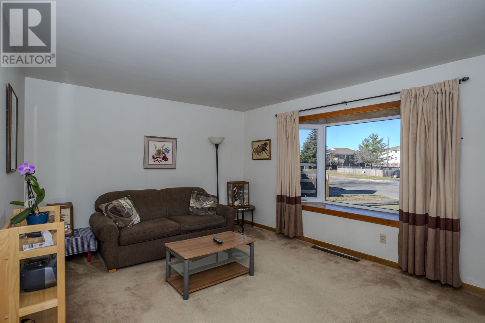 2030 Murray Ave, Thunder Bay, Ontario P7E 5B1 - Photo 2 - TB253498