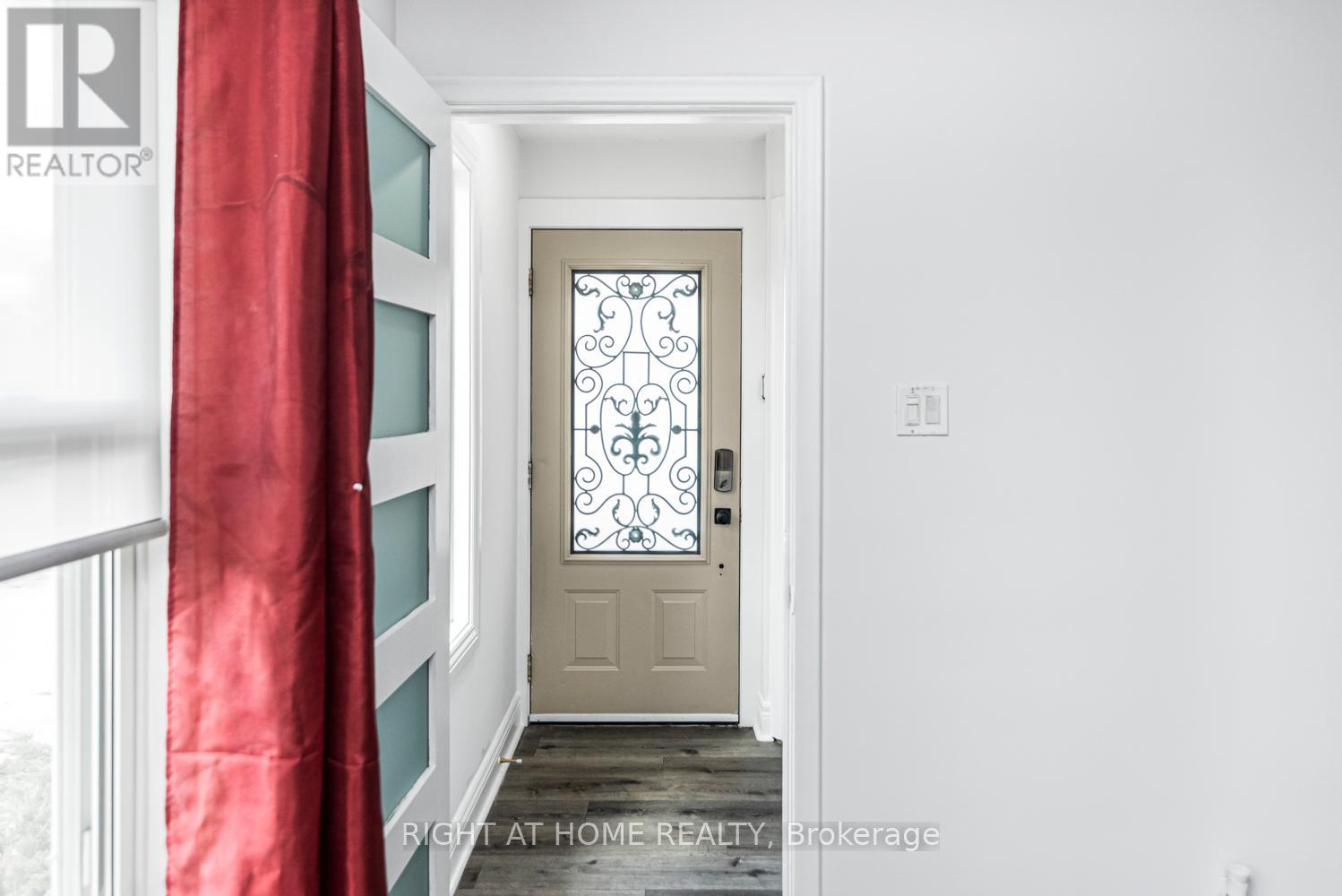 6385 Crawford Street, Niagara Falls, Ontario  L2E 5Y9 - Photo 3 - X12554468