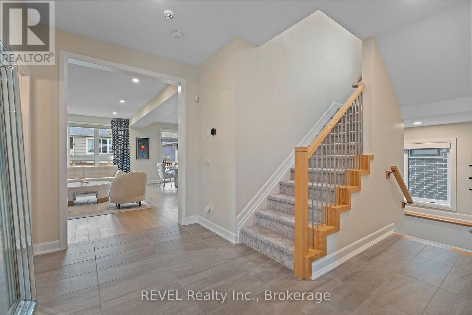 3809 Simpson Lane, Fort Erie, Ontario  L0S 1S0 - Photo 4 - X12554522