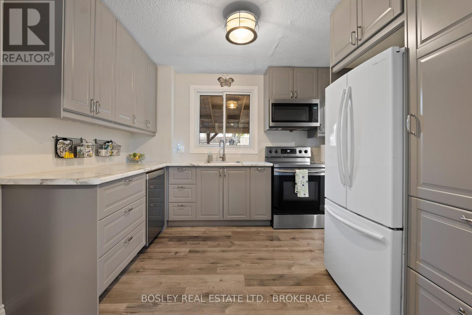 26 Allan Drive, St. Catharines, Ontario  L2N 5S5 - Photo 8 - X12554586