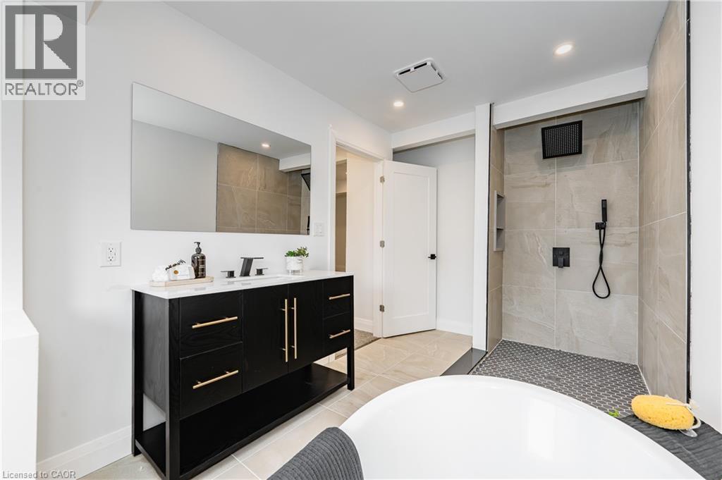 87 Lafayette Drive, St. Catharines, Ontario  L2N 6C5 - Photo 20 - 40788837