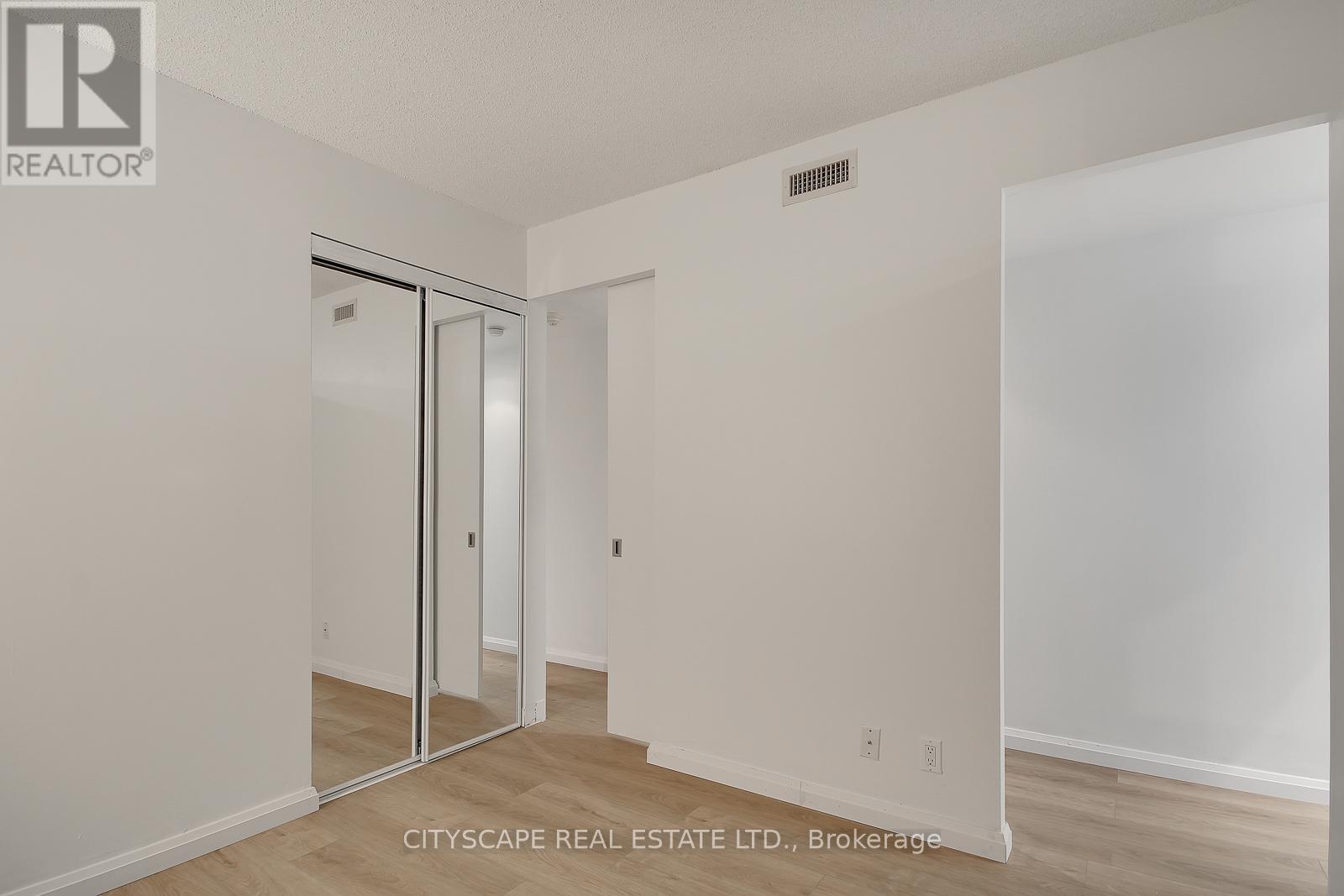 530 - 36 Blue Jays Way, Toronto, Ontario M5V 3T3 - Photo 8 - C12549282