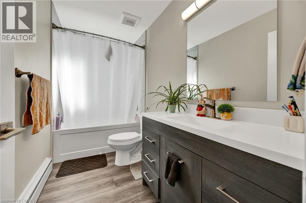 219 Sixth Avenue, Kitchener, Ontario  N2C 1R2 - Photo 8 - 40788722