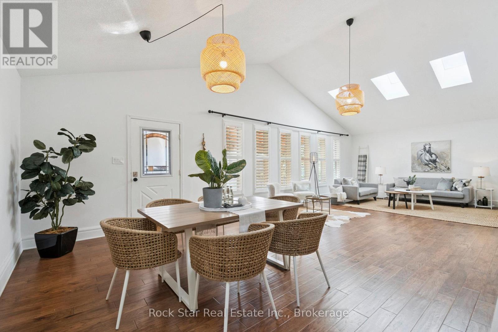 211 Rosedale Avenue, Hamilton, Ontario  L8K 4N6 - Photo 9 - X12461052