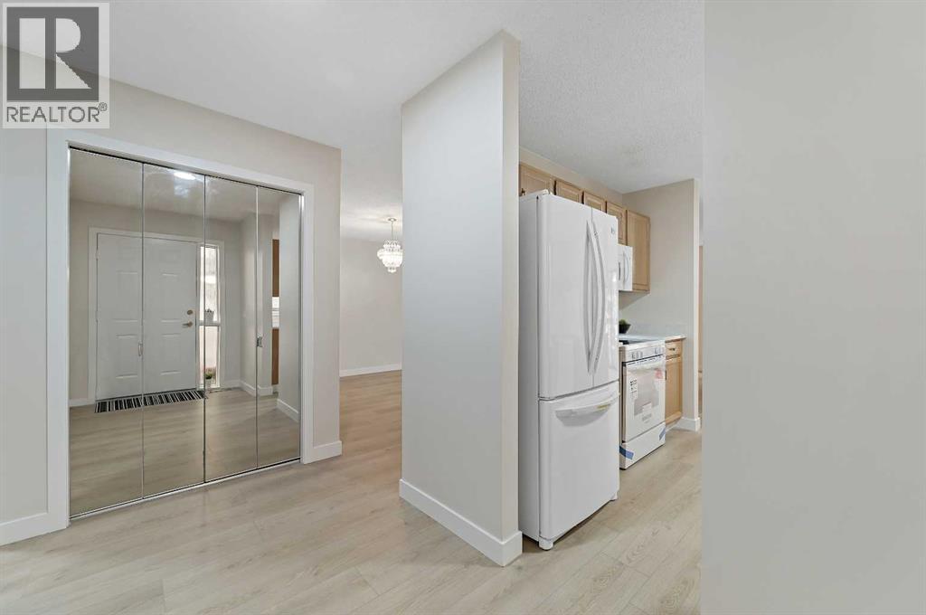 22 Sandarac Circle Nw, Calgary, Alberta  T3K 3G7 - Photo 7 - A2269992