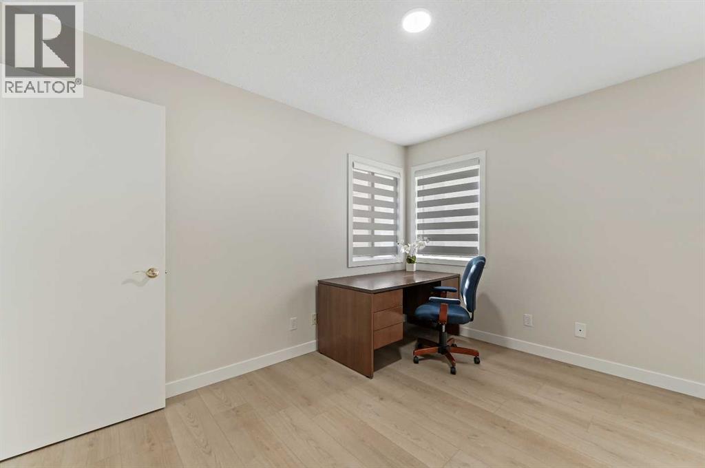 22 Sandarac Circle Nw, Calgary, Alberta  T3K 3G7 - Photo 15 - A2269992