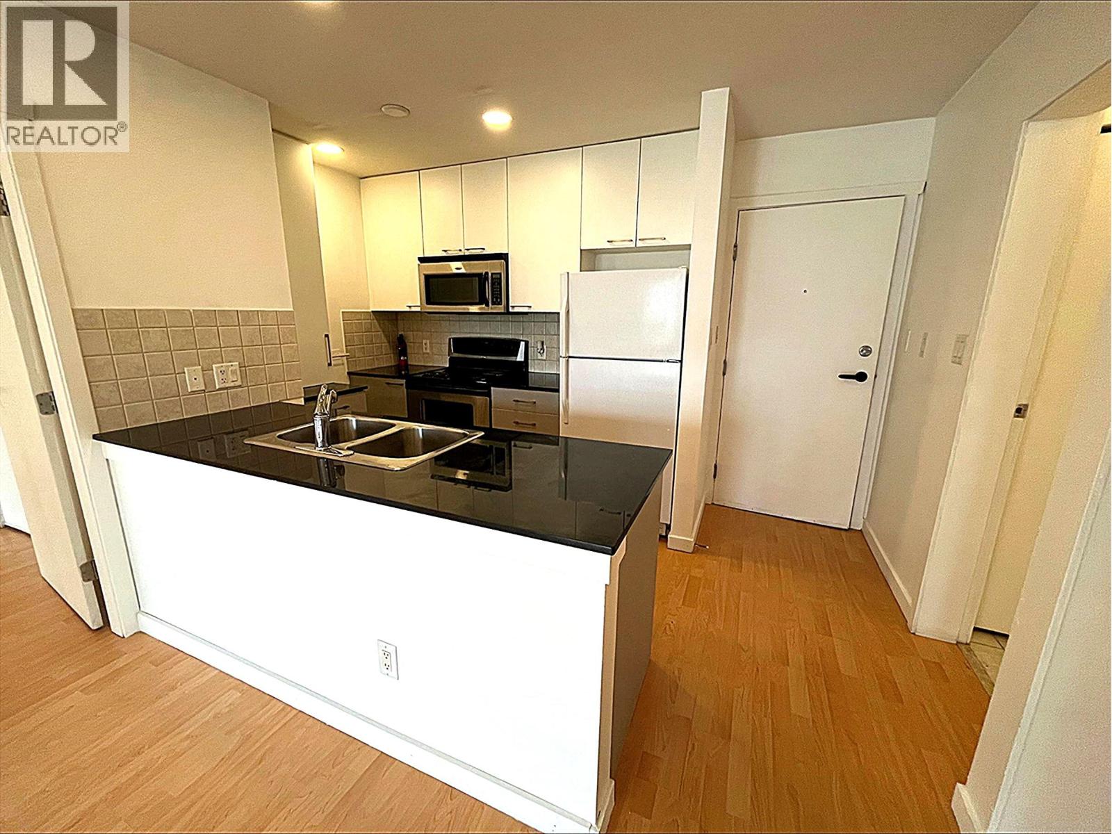 503 415 E Columbia Street, New Westminster, British Columbia V3L 0B4 - Photo 2 - R3068154