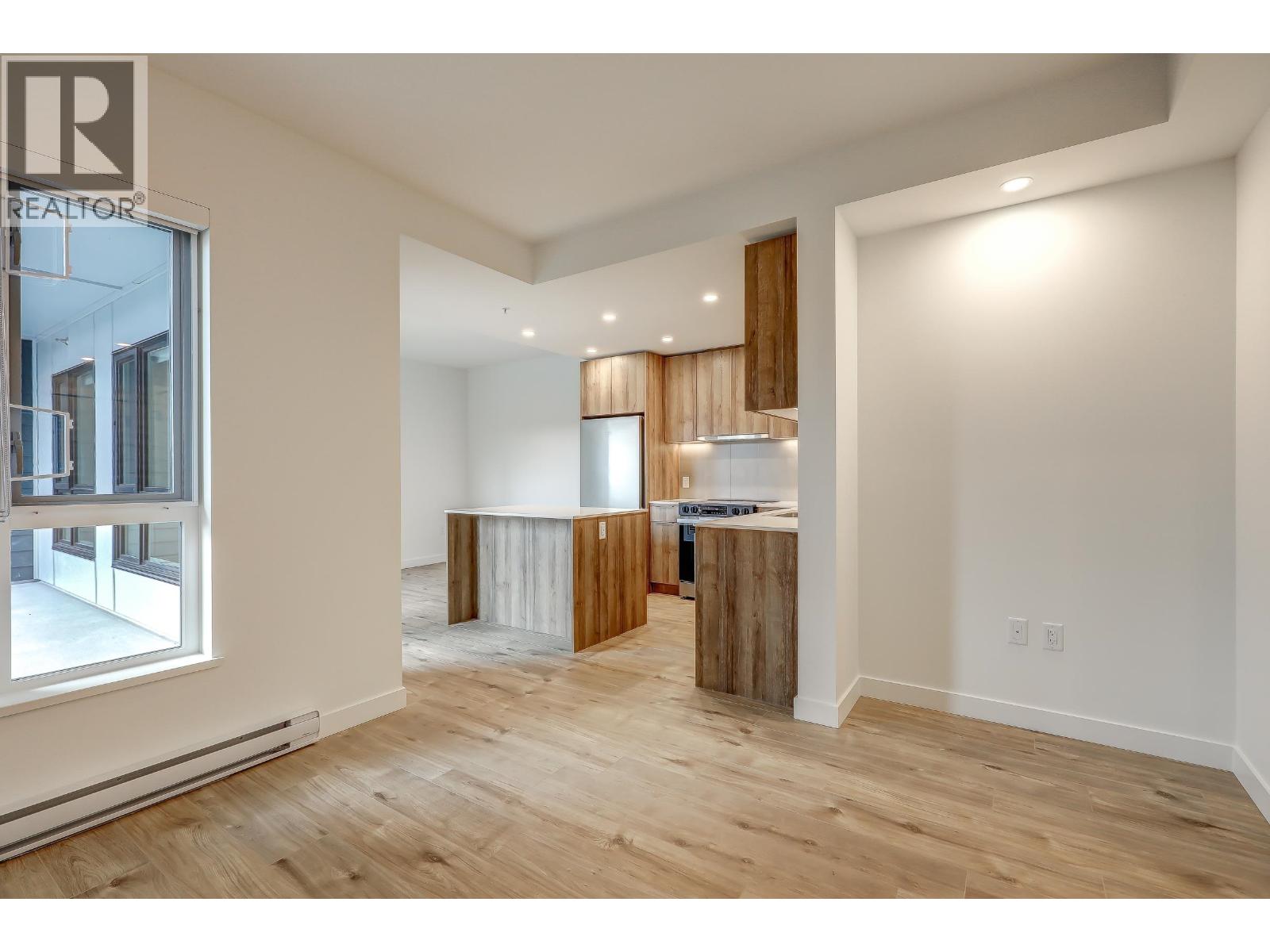 517 3594 Malsum Drive, North Vancouver, British Columbia  V7G 0B5 - Photo 2 - R3068157