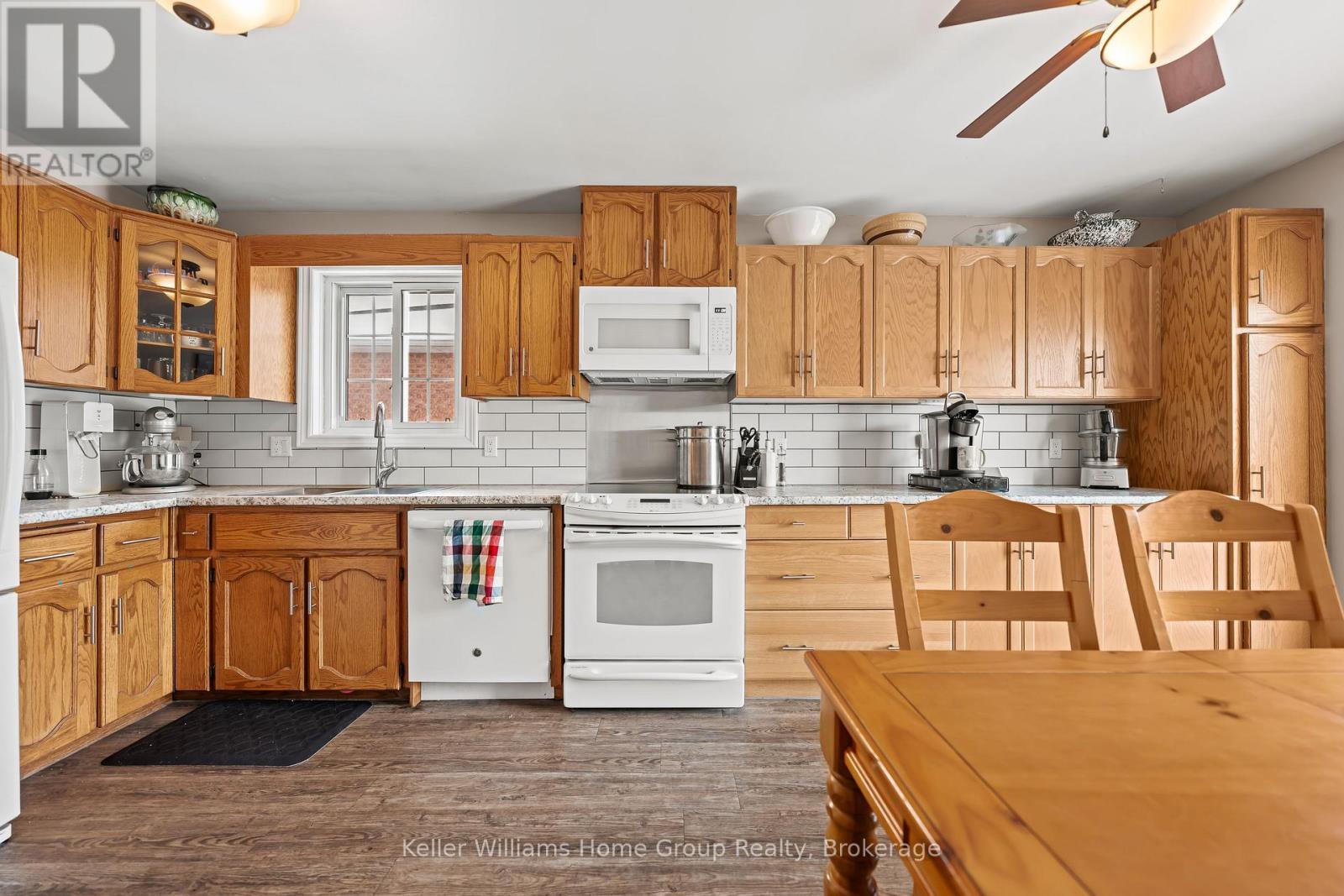 423 King Street E, Wellington North, Ontario  N0G 2L2 - Photo 13 - X12554192