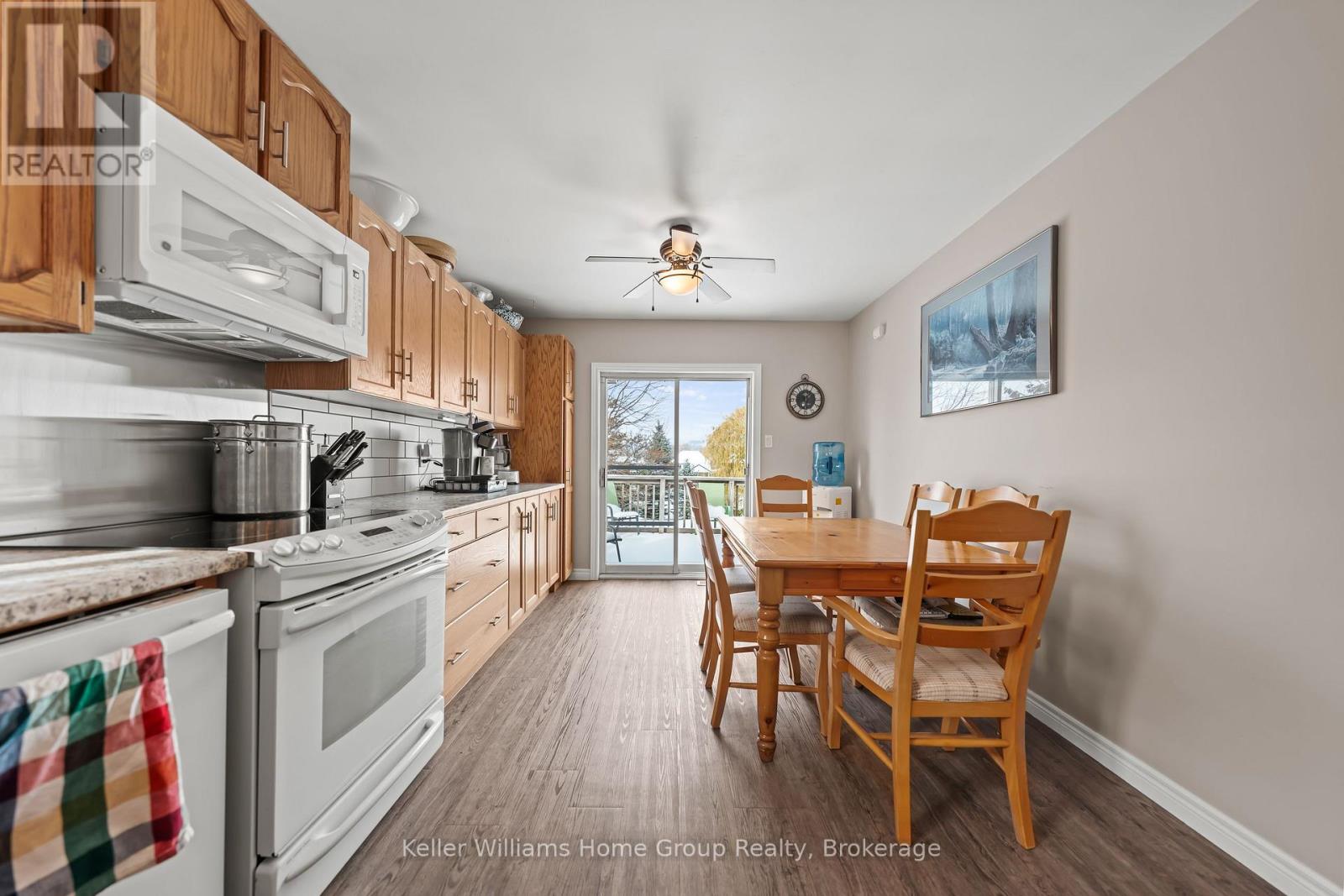 423 King Street E, Wellington North, Ontario  N0G 2L2 - Photo 10 - X12554192