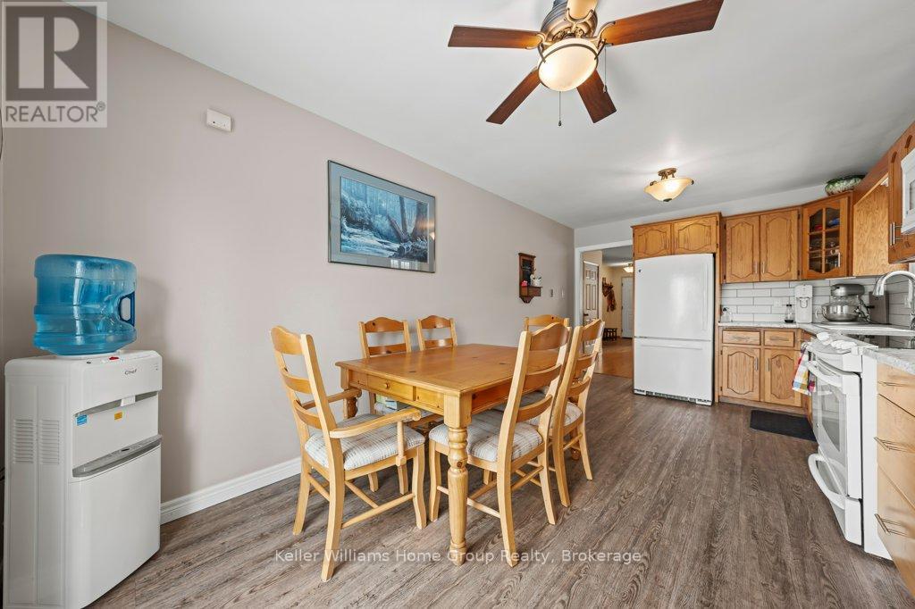 423 King Street E, Wellington North, Ontario  N0G 2L2 - Photo 11 - X12554192