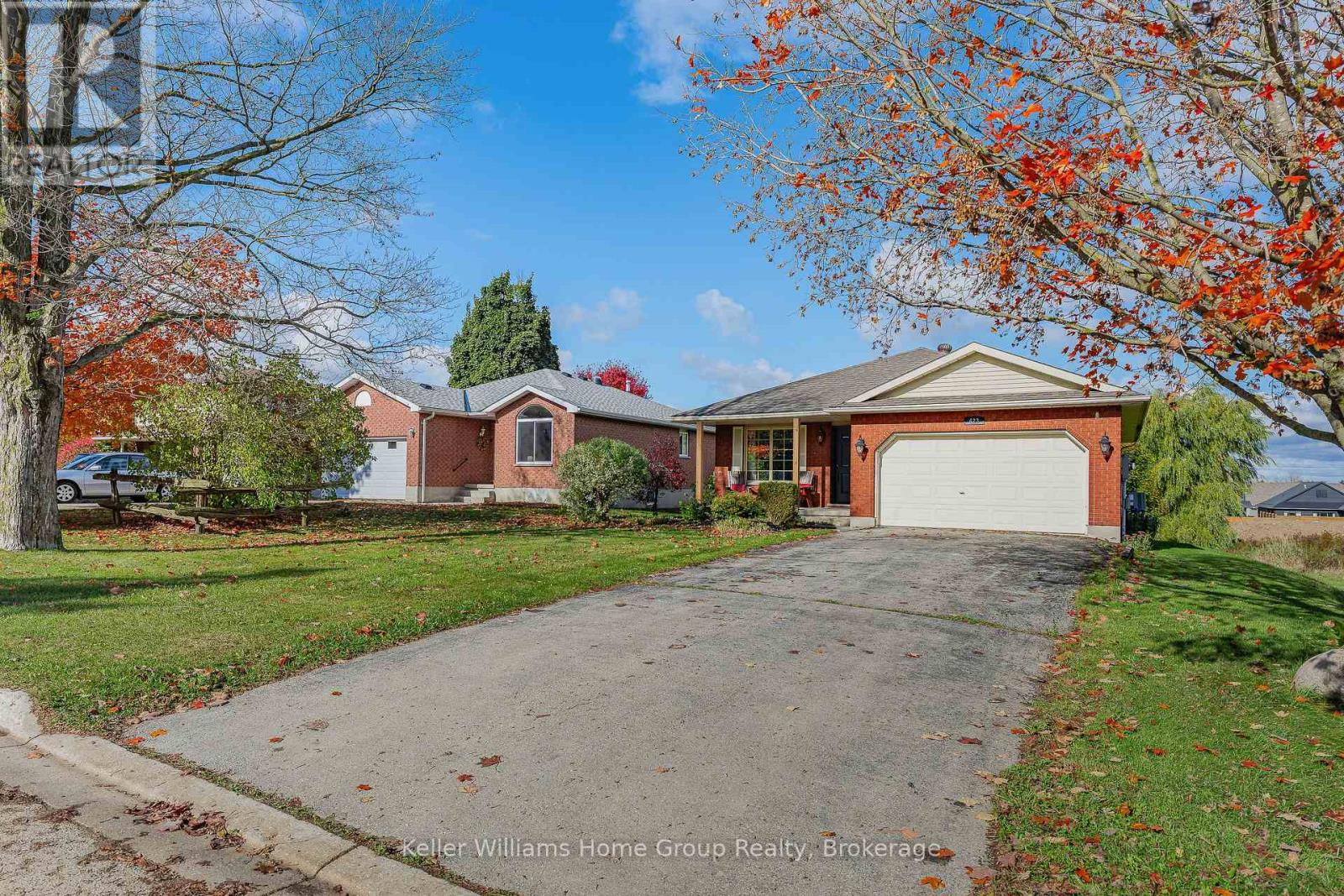 423 King Street E, Wellington North, Ontario  N0G 2L2 - Photo 4 - X12554192