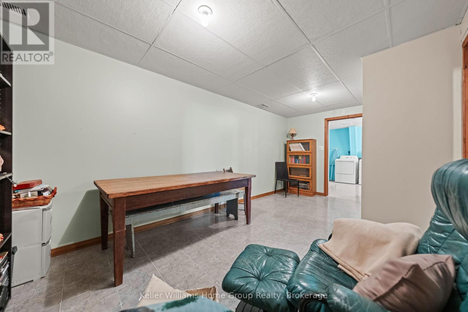 423 King Street E, Wellington North, Ontario  N0G 2L2 - Photo 31 - X12554192