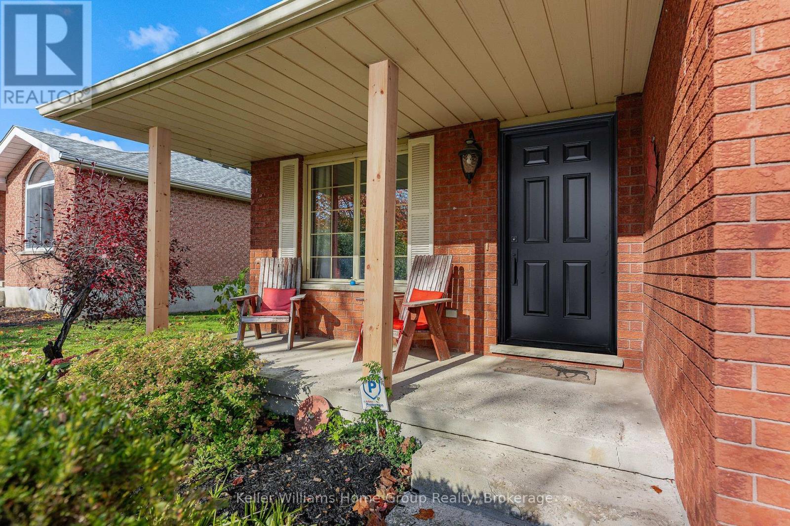 423 King Street E, Wellington North, Ontario  N0G 2L2 - Photo 5 - X12554192