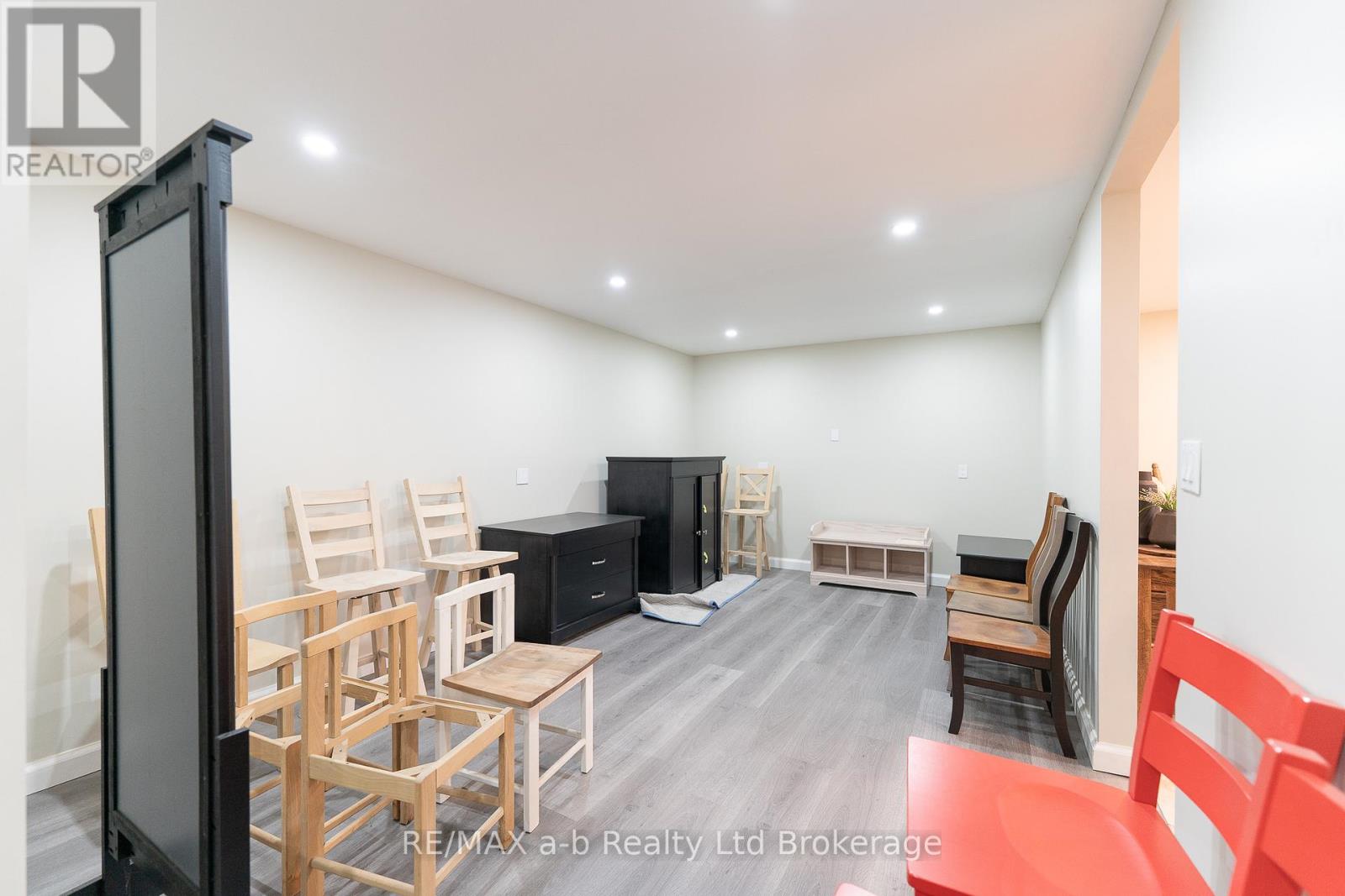 5 Harvey Street, Tillsonburg, Ontario N4G 3J4 - Photo 10 - X12554646