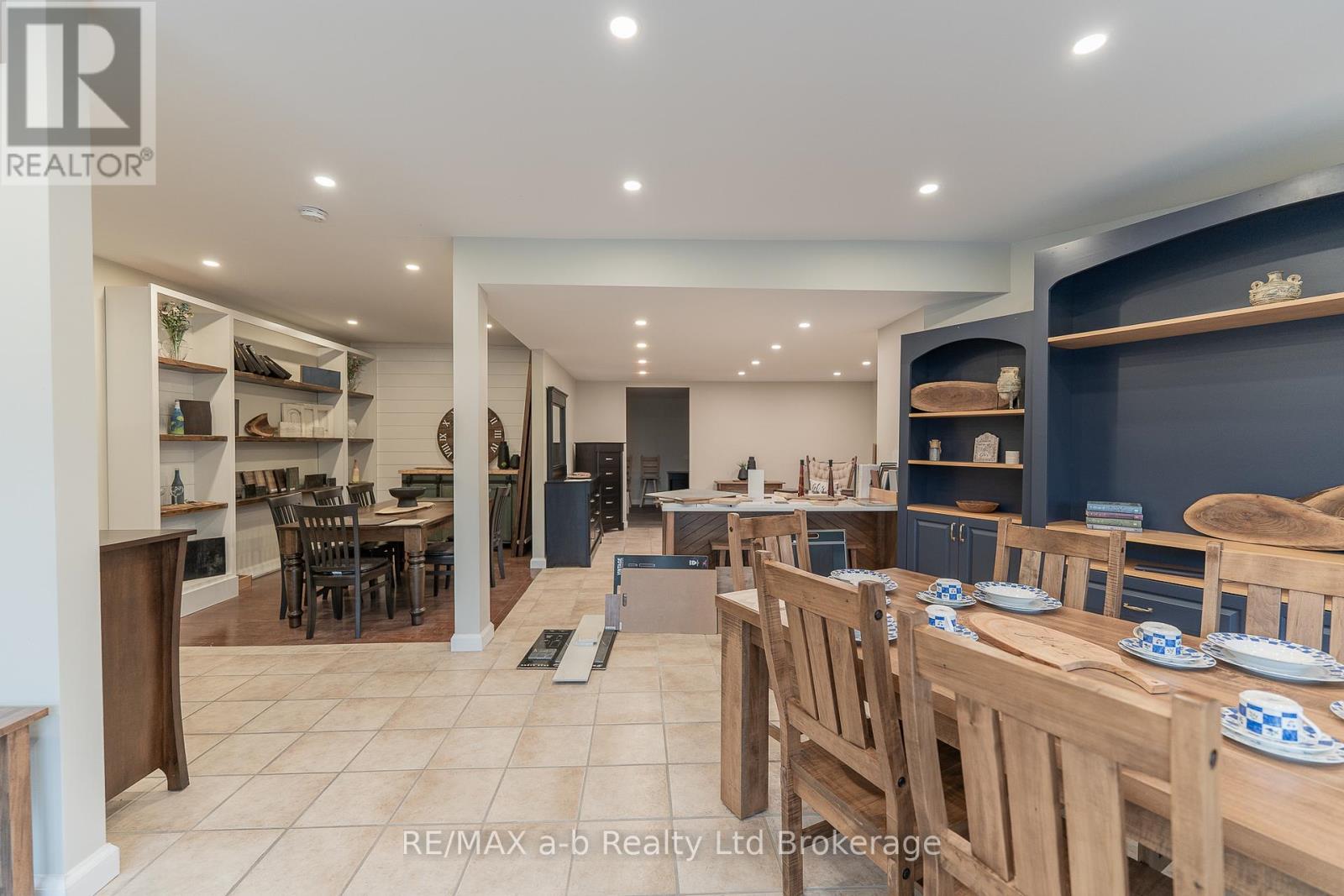 5 Harvey Street, Tillsonburg, Ontario N4G 3J4 - Photo 11 - X12554646