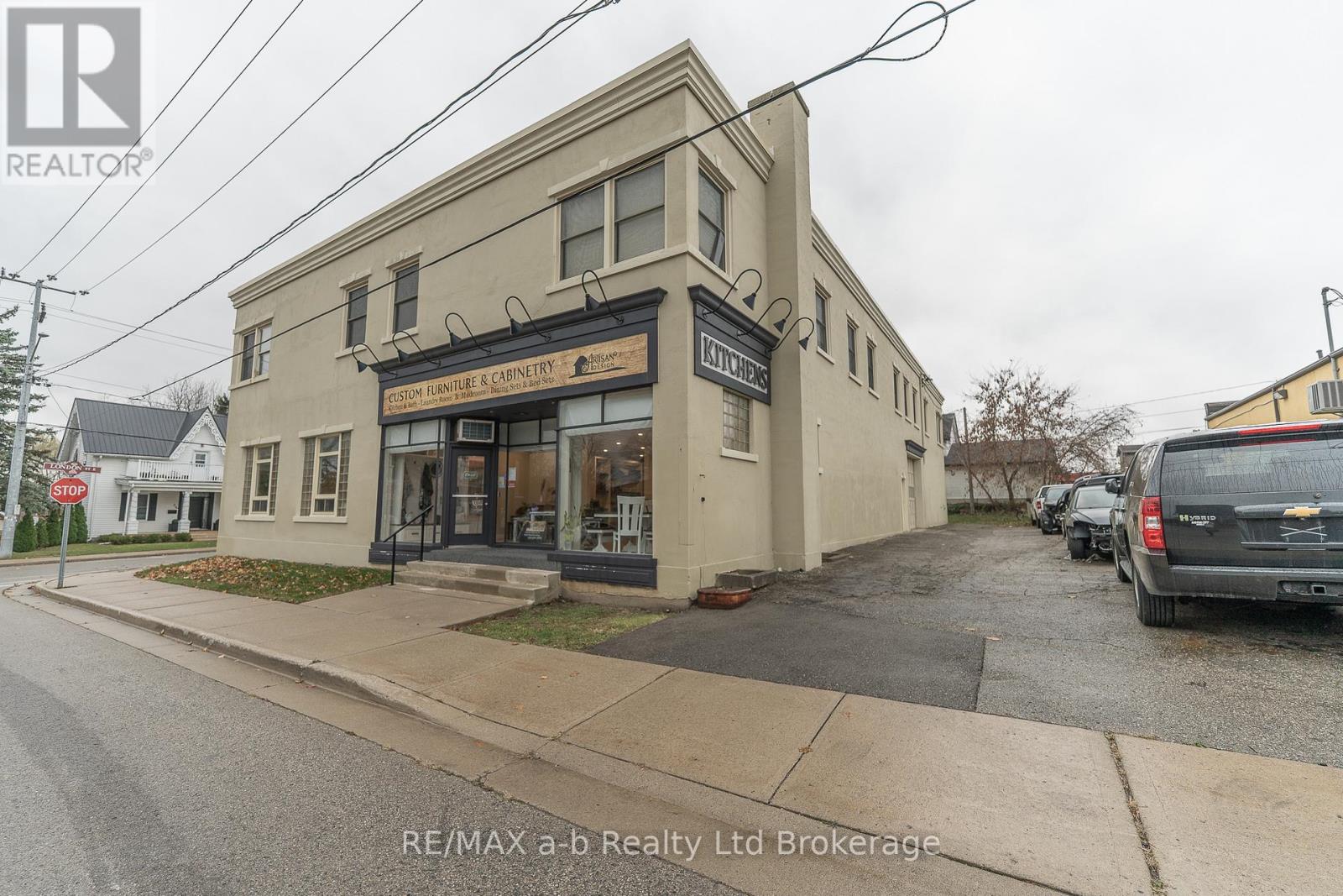 5 Harvey Street, Tillsonburg, Ontario N4G 3J4 - Photo 3 - X12554646